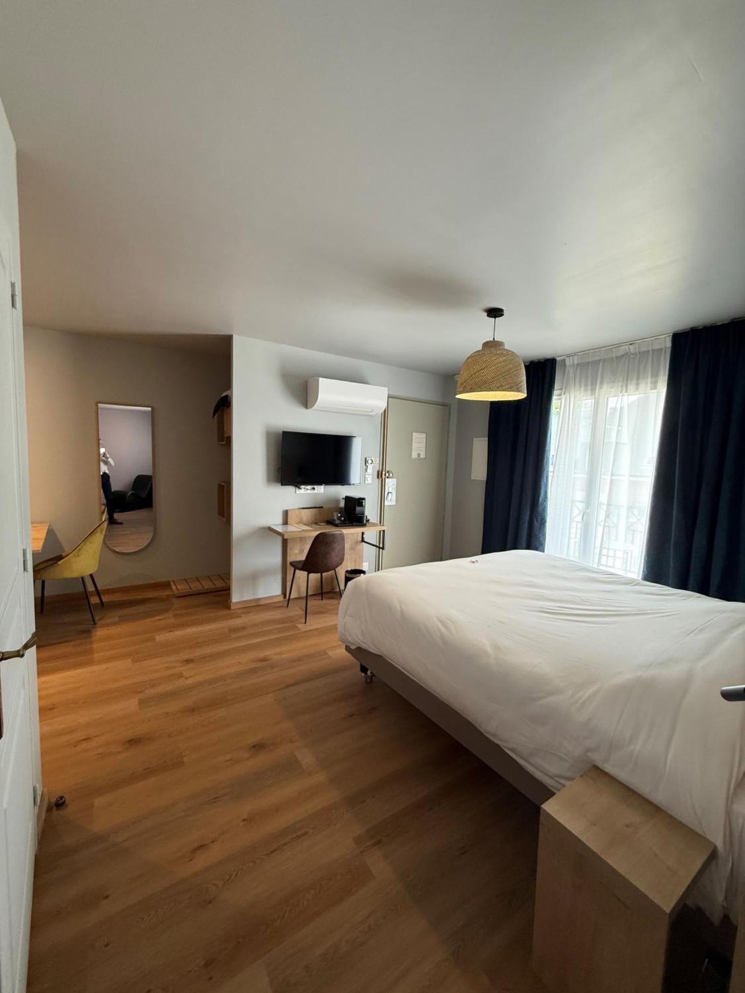 Deluxe King Suite (Annex)
