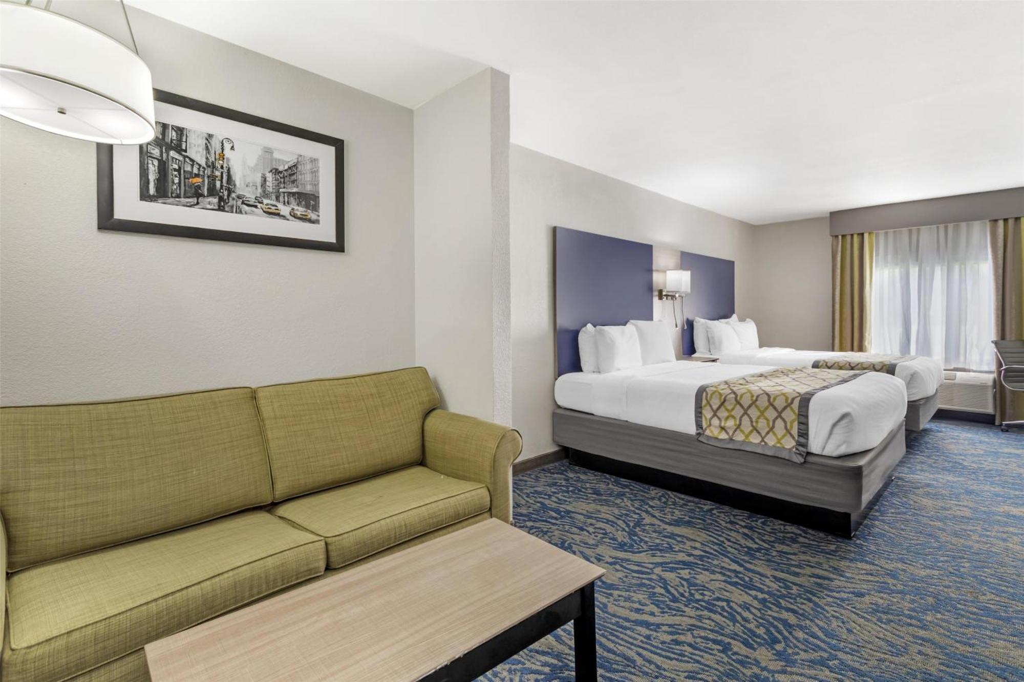 Queen Suite with Sofa Bed - Non-Smoking
