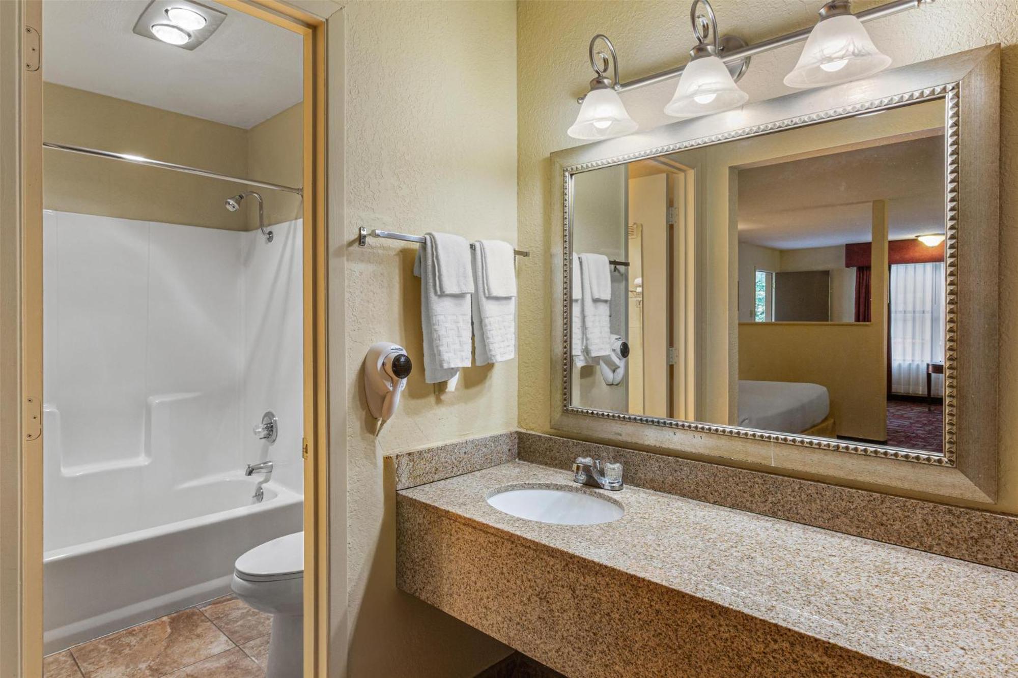 Junior Suite with Queen Bed and Sofa Bed - Non-Smoking