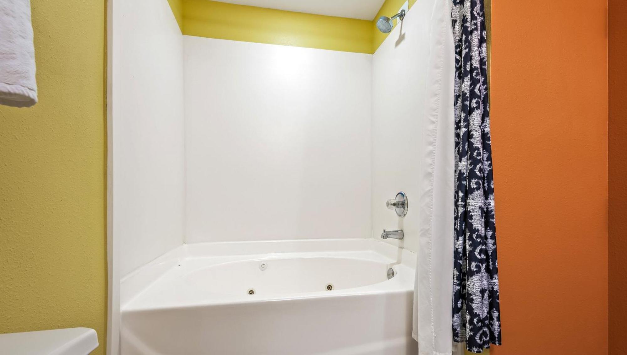 Bridal Suite (No Pets)
