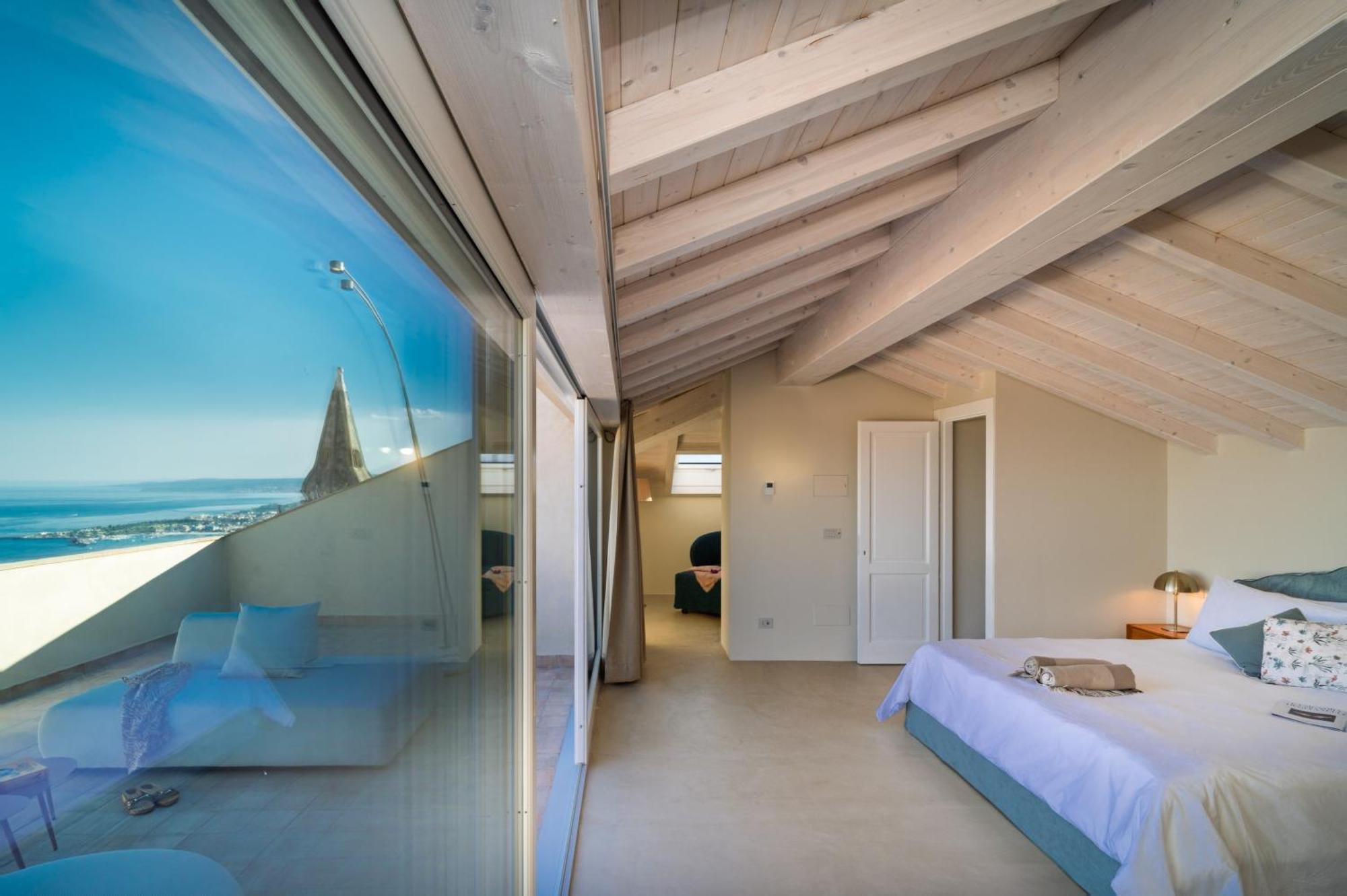 Superior Suite with Sea View,1689867567:JPEG