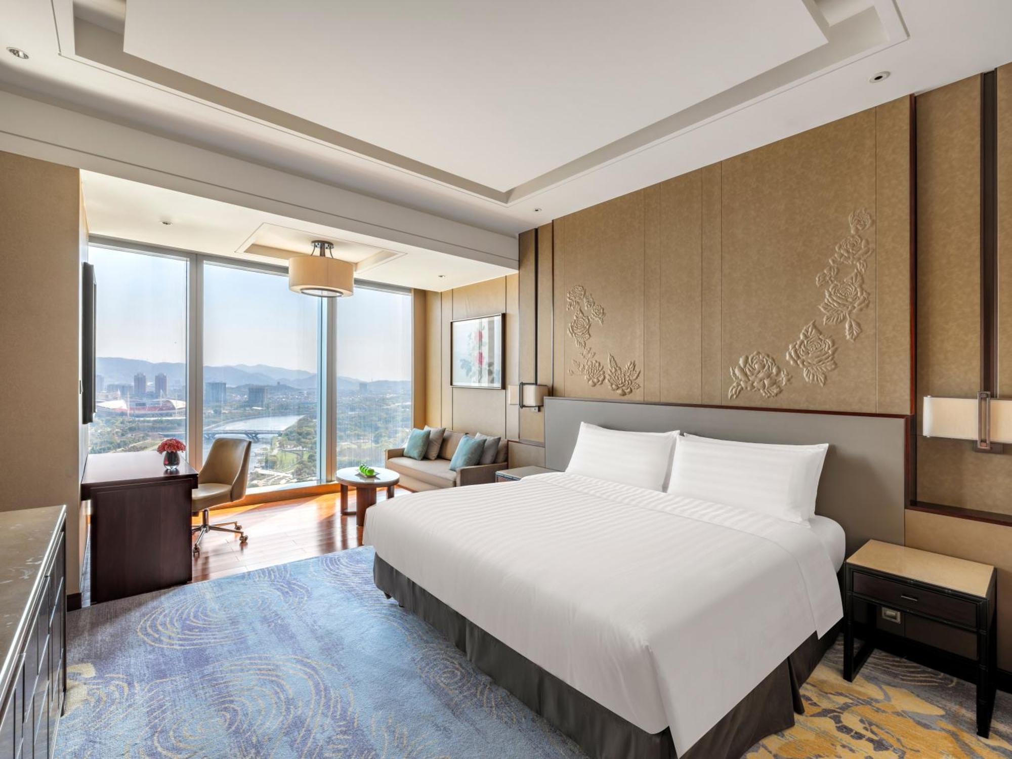 Deluxe River View King Room