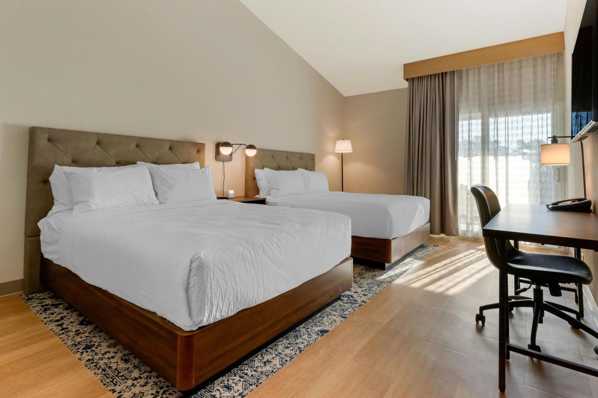Traditional Guest room with 2 Queen Bed