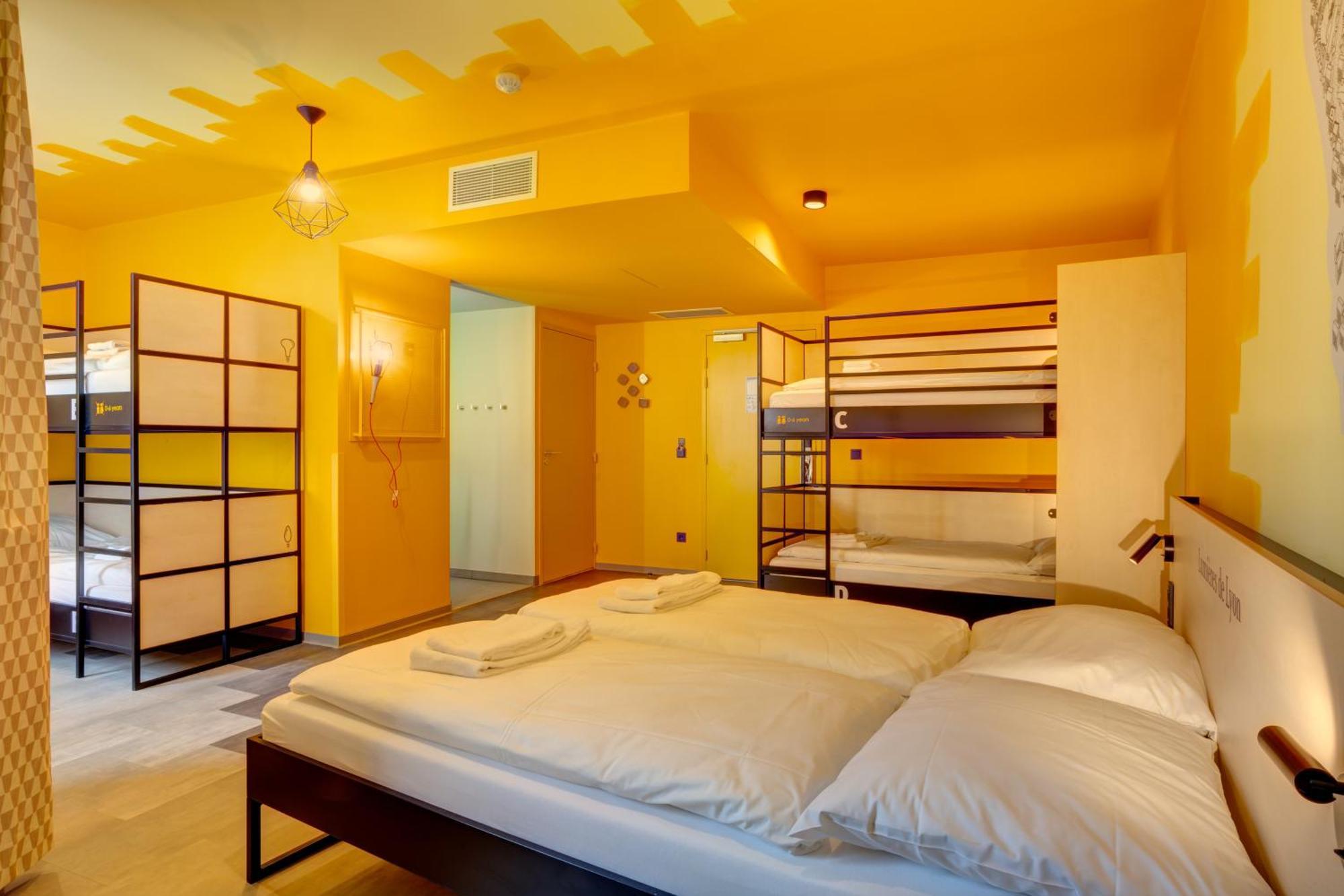 5-Bed Room