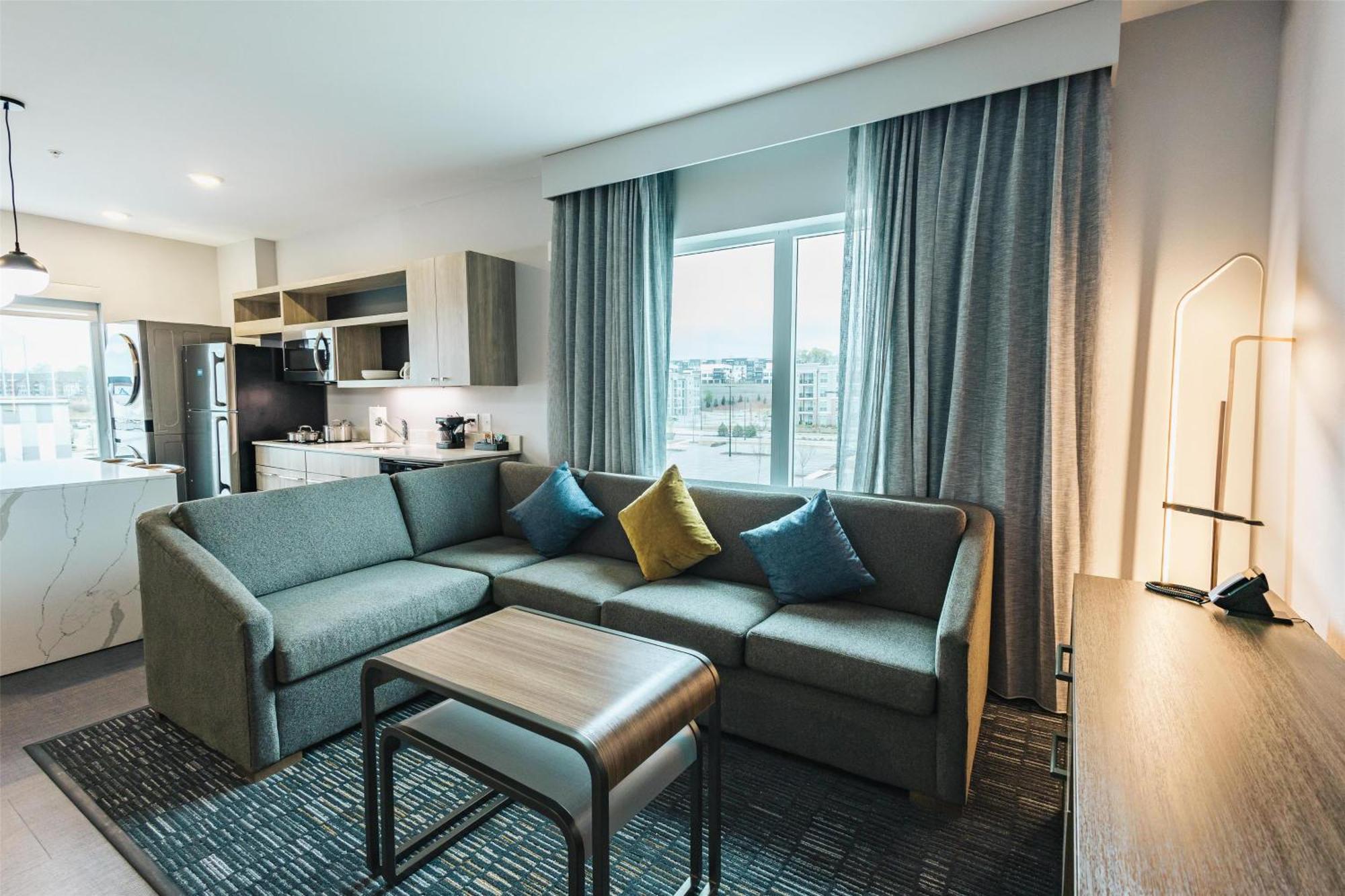 One-Bedroom King Suite