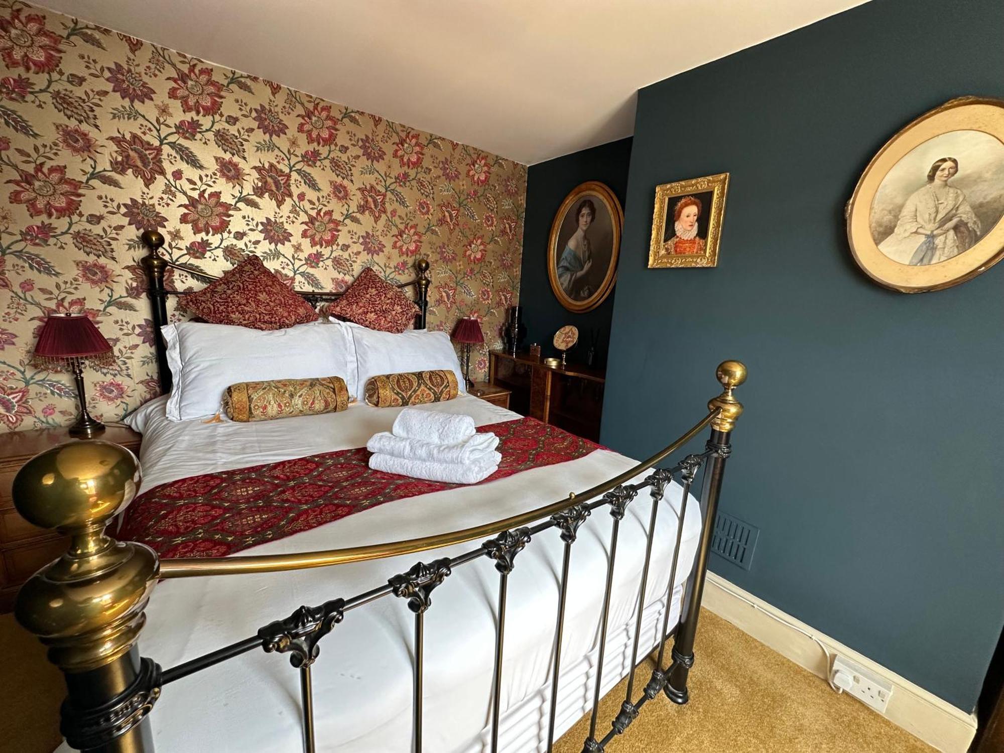 Double Room with Shared Bathroom
