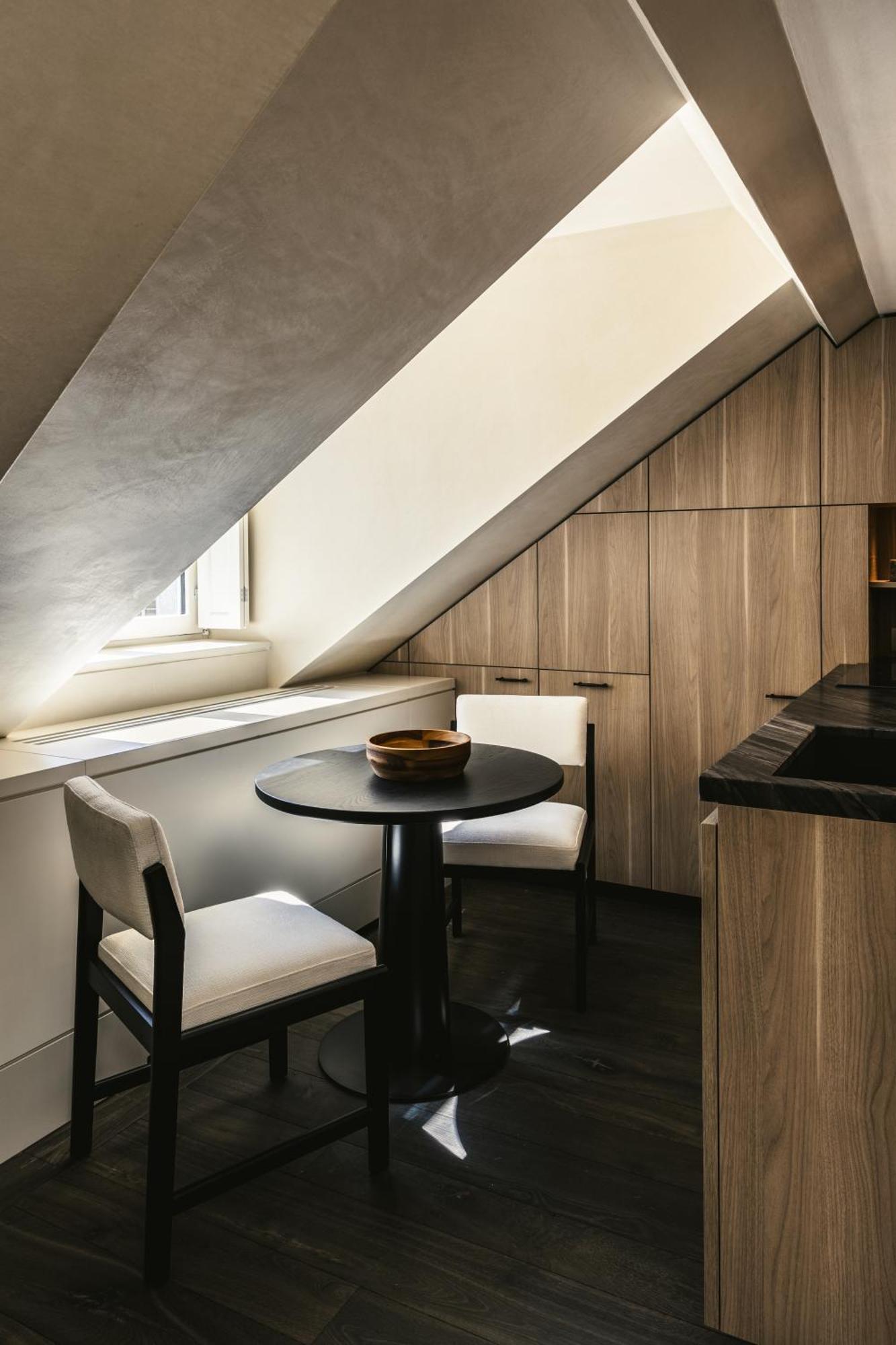 Parisian Junior Suite,1690380375:JPEG