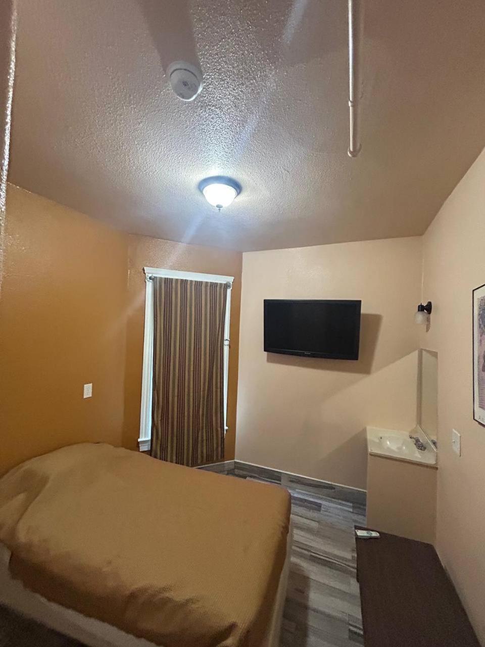 Budget Single Room
