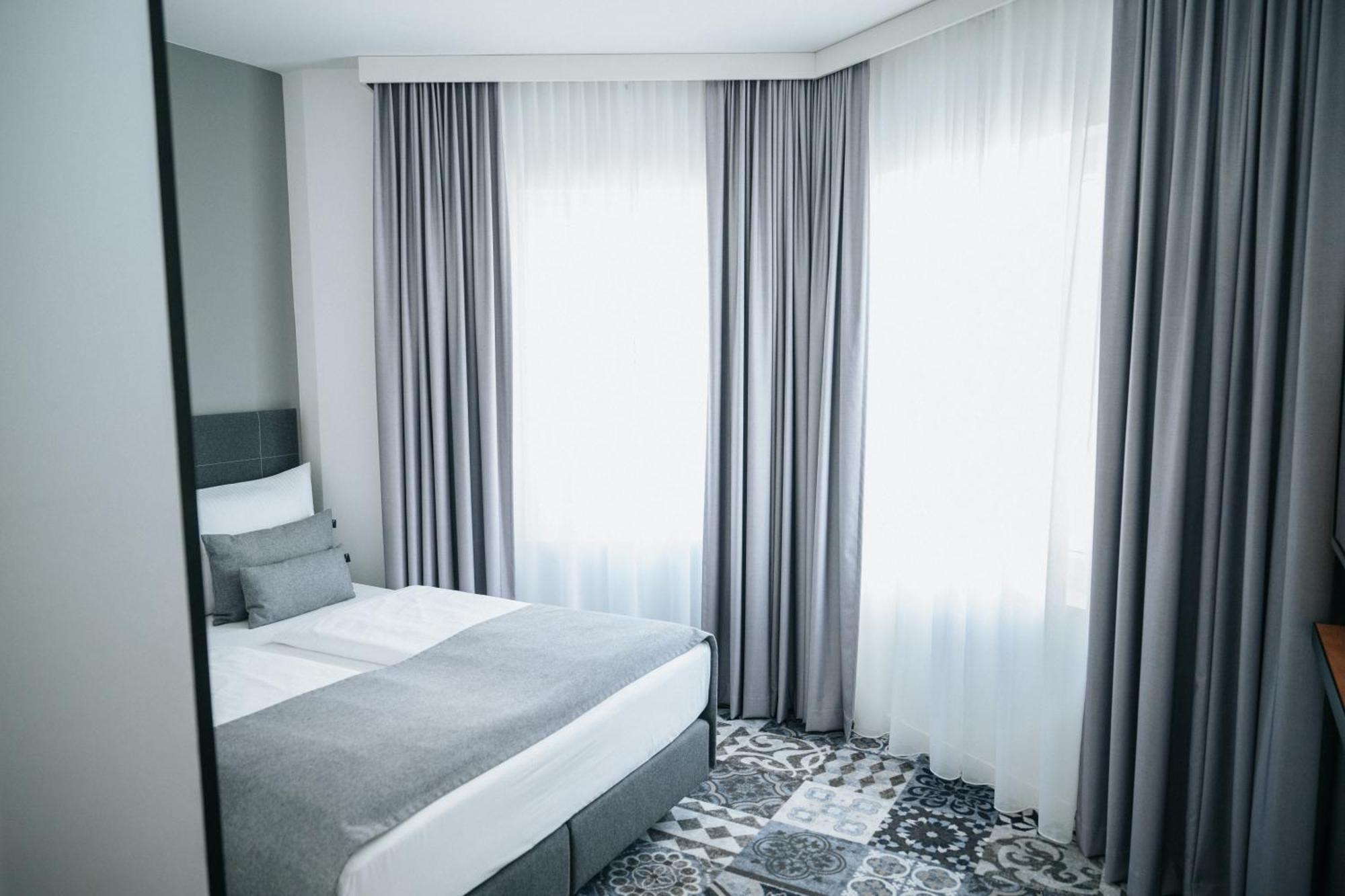 King Room,1690932517:JPEG