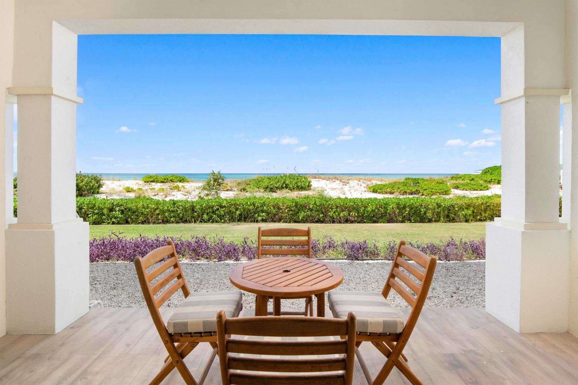 Deluxe One Bedroom with Partial Ocean View