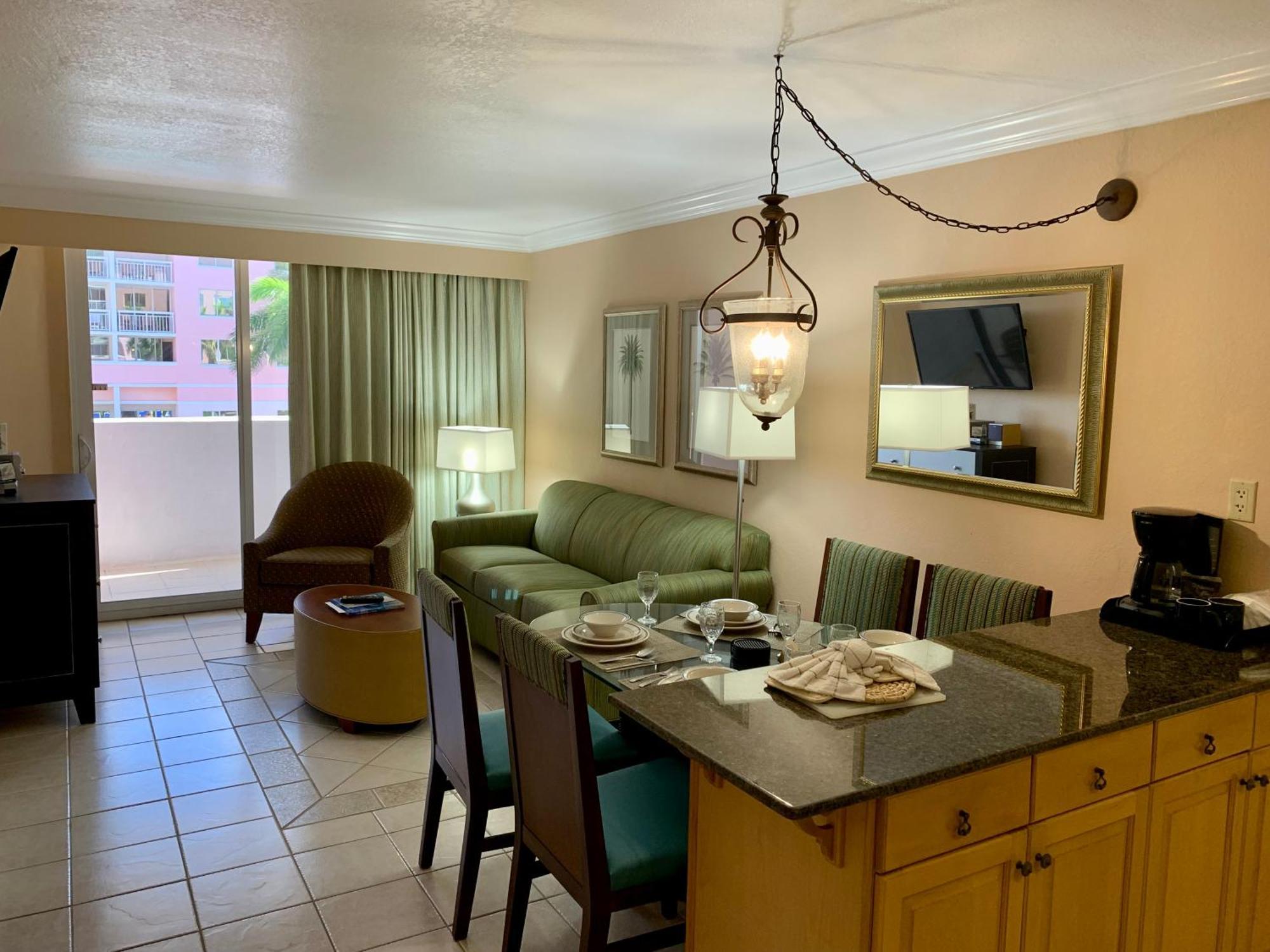 One Bedroom King Suite Island View