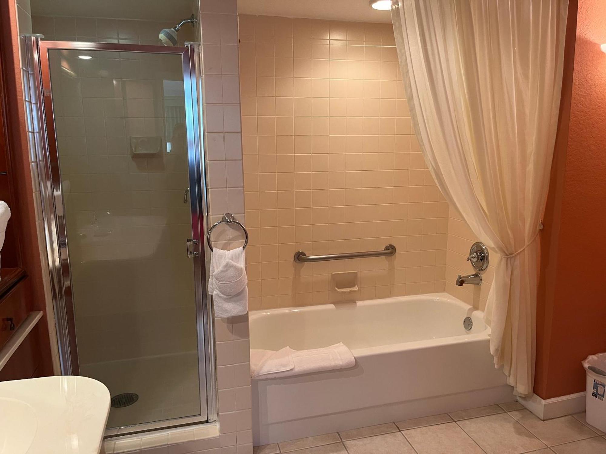 One Bedroom King Suite Island View