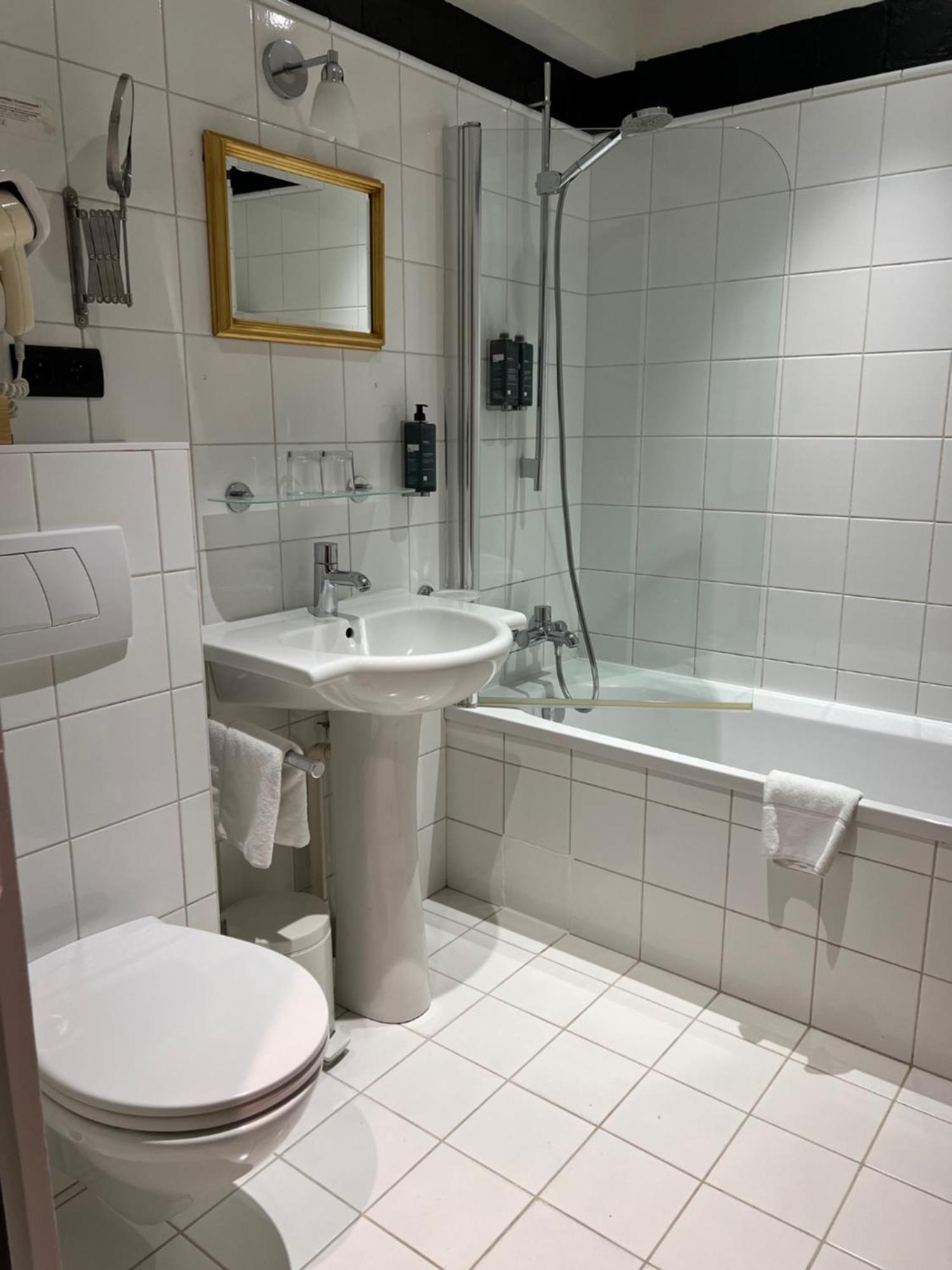 Triple Room,1690939902:JPEG