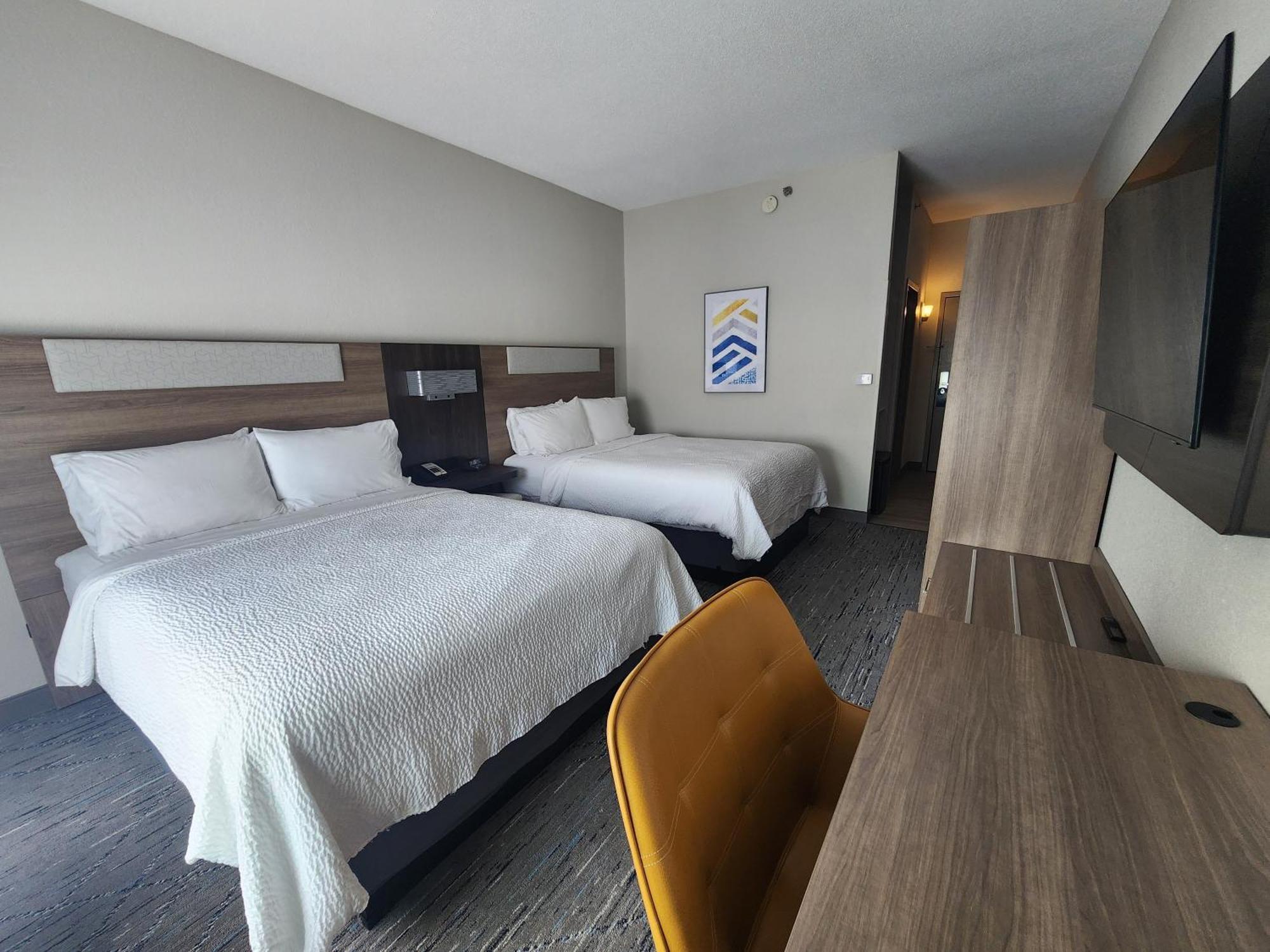 Standard Double Room with Two Double Beds - Communications Accessible