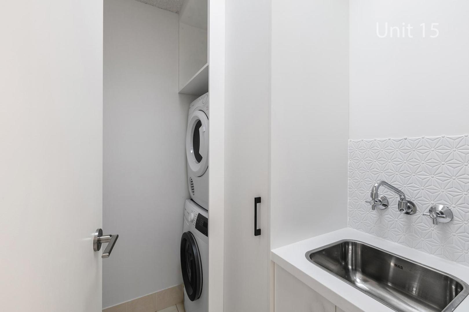 Deluxe Two Bedroom Ocean View Apartment