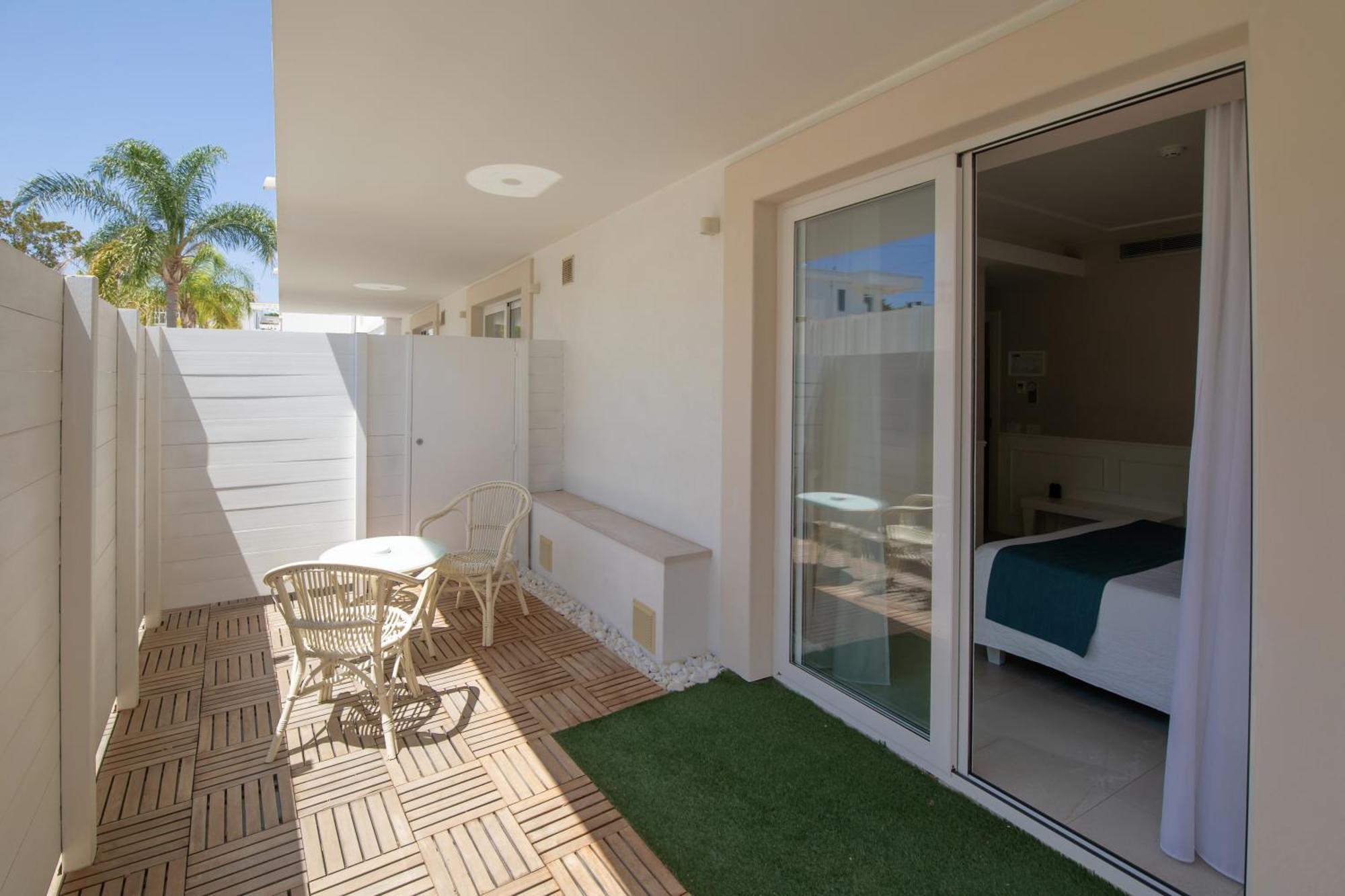 Double or Twin Room with Private Bathroom