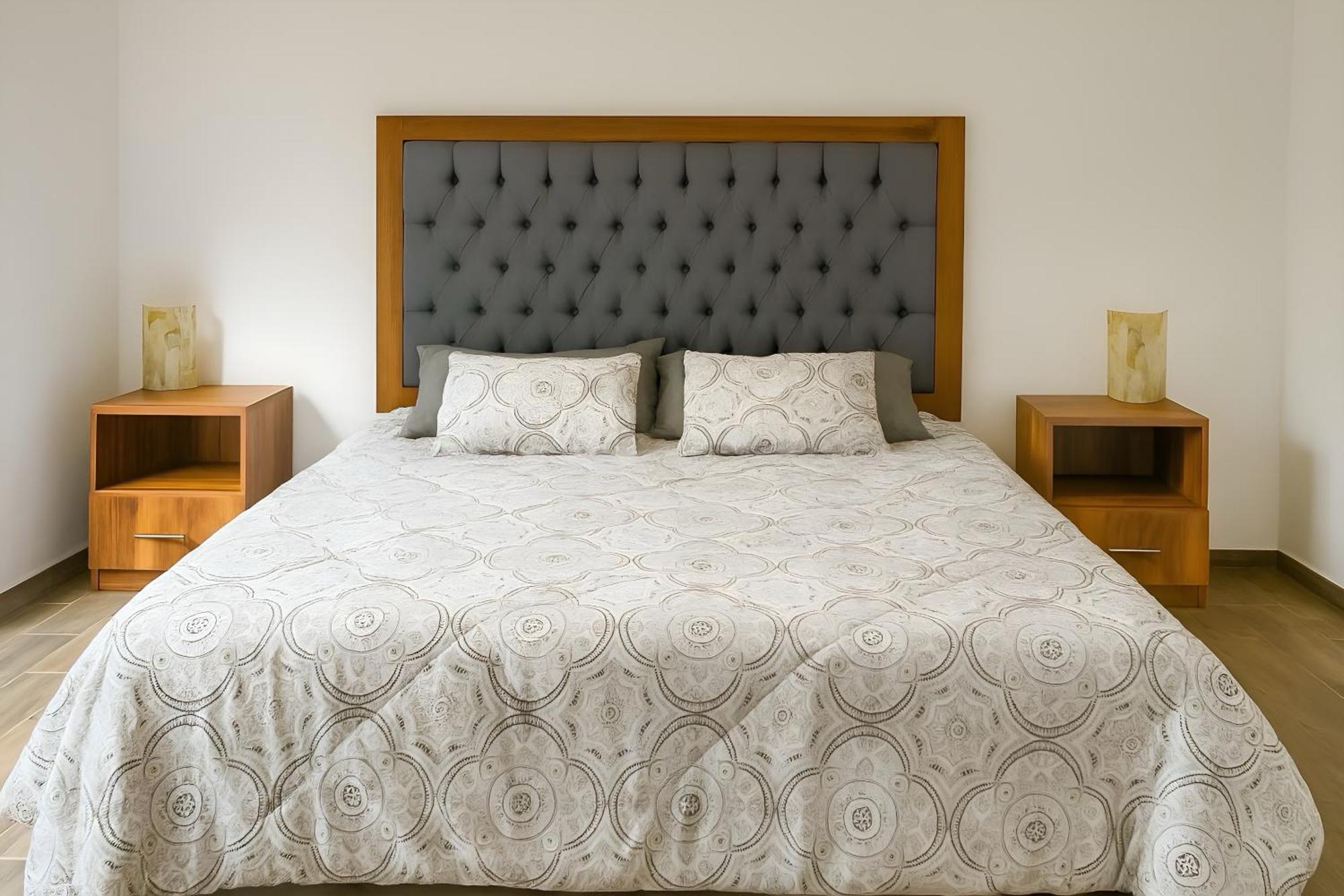 Habitación Doble con balcón (2 adultos + 1 niño)