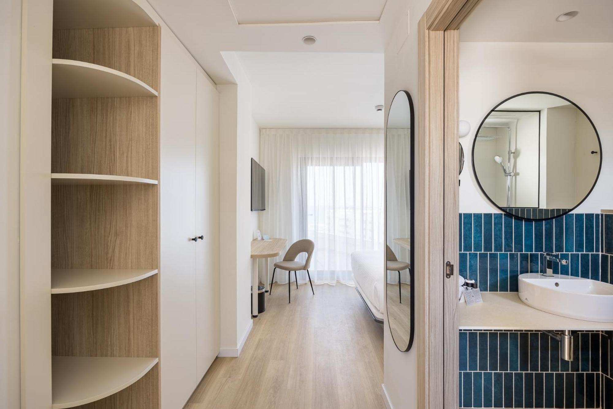Double Room (2 Adults)