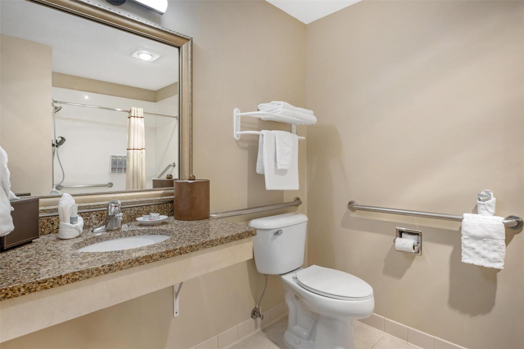 King Room - Mobility Accessible with Bathtub