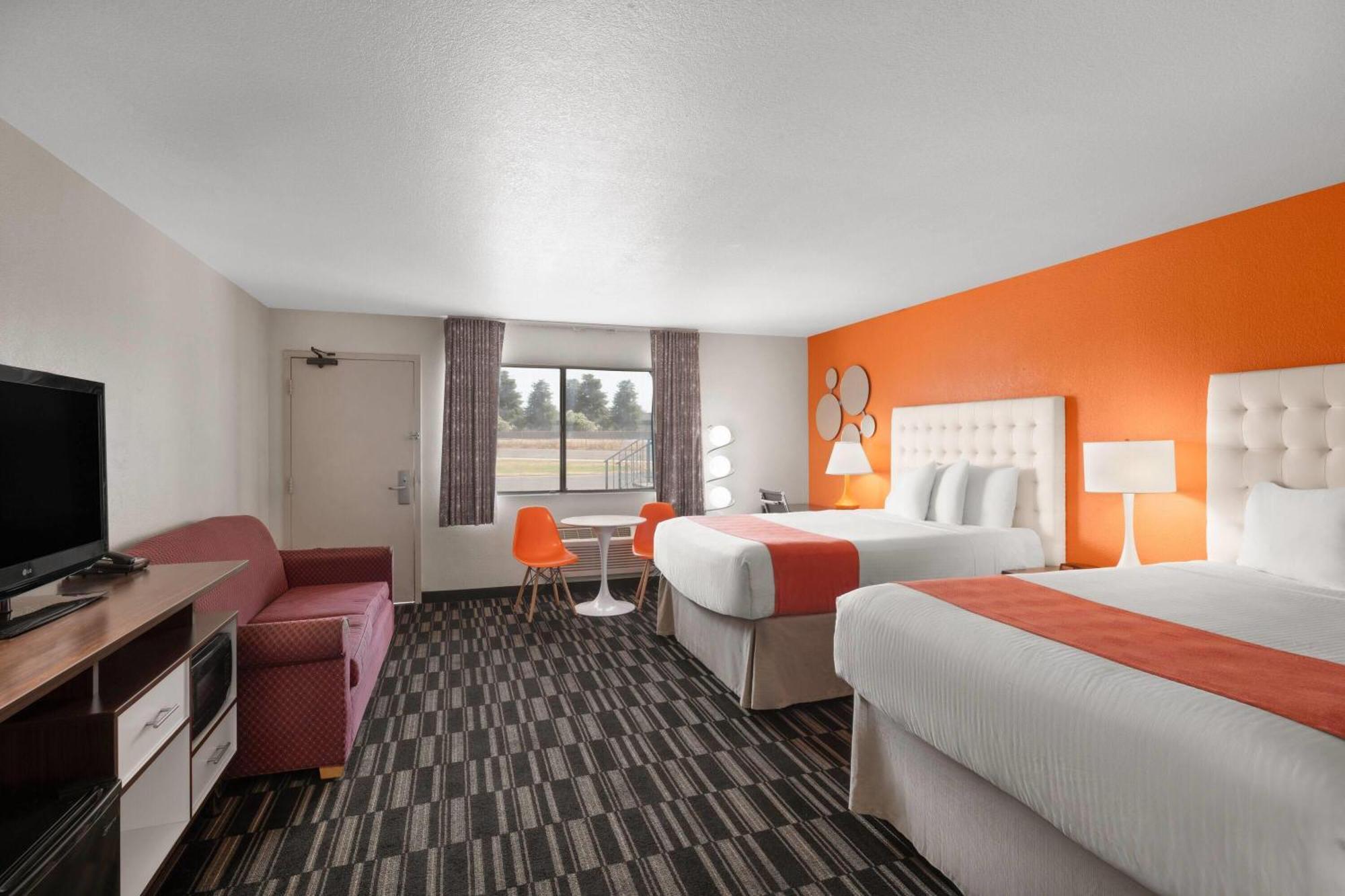 Suite with Two Queen Beds - Non-Smoking