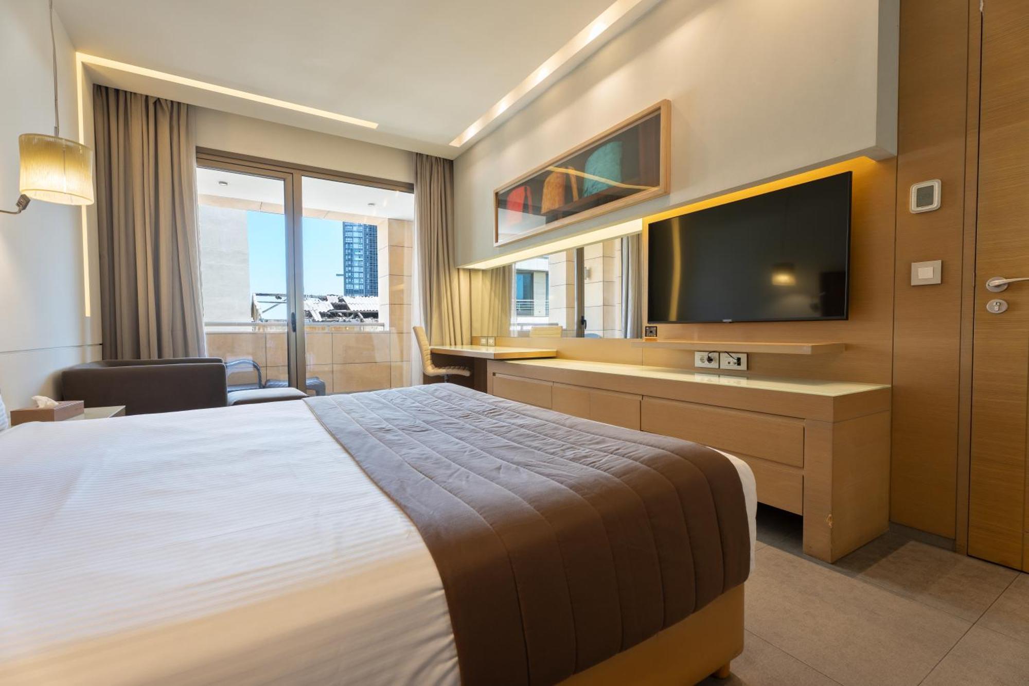 Superior One-Bedroom Suite Balcony