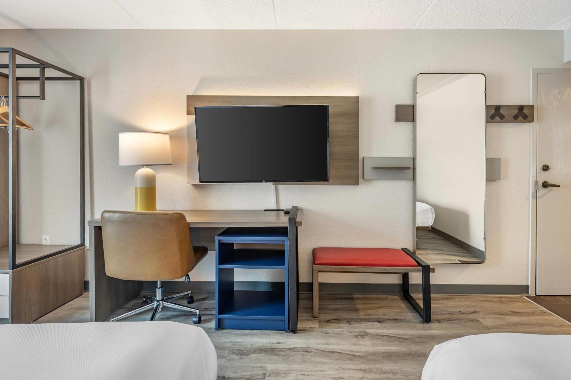 Queen Room with Two Queen Beds - Non-Smoking