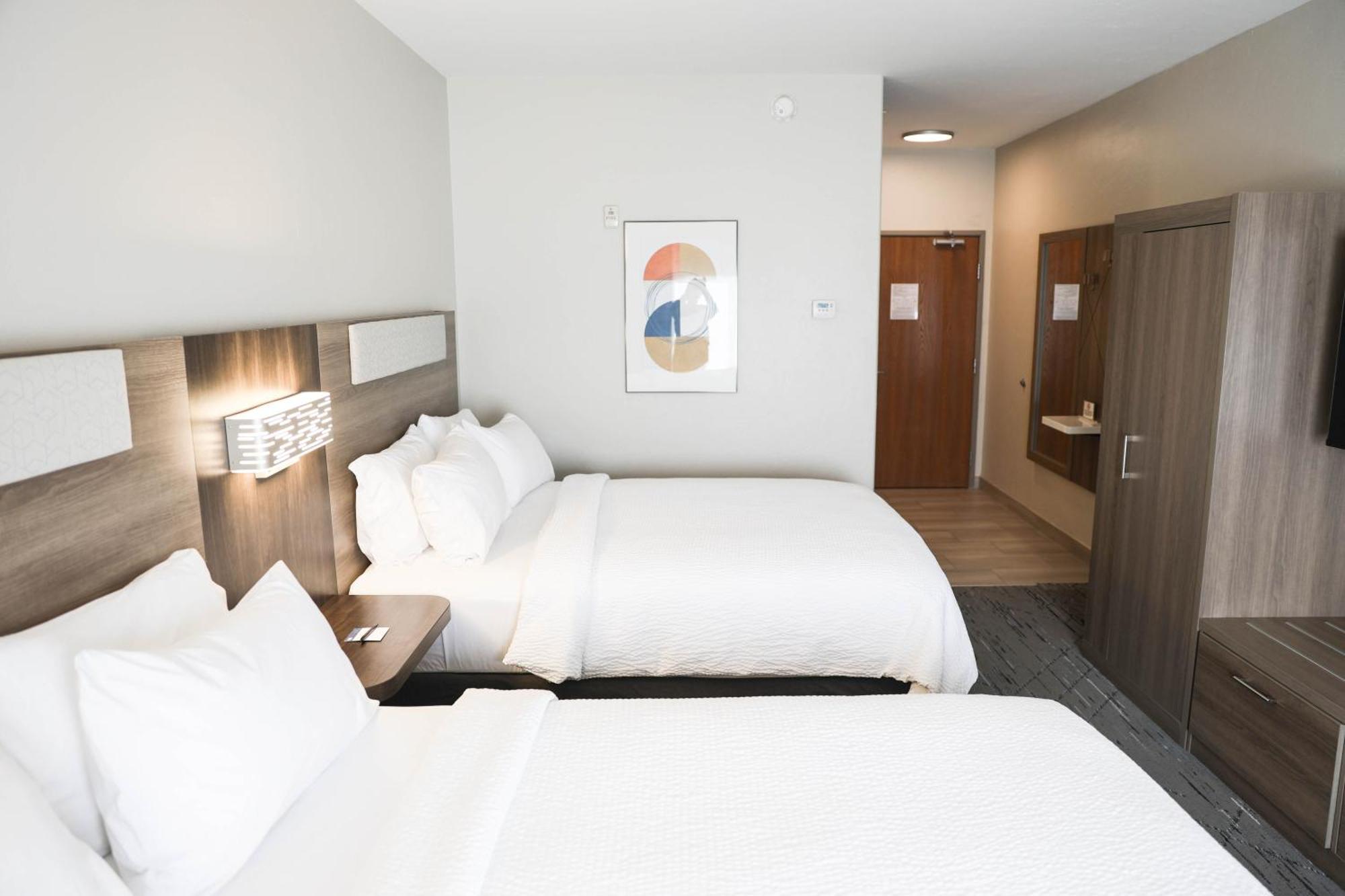 Queen Room with Two Queen Beds - Hearing Accessible/Non-Smoking