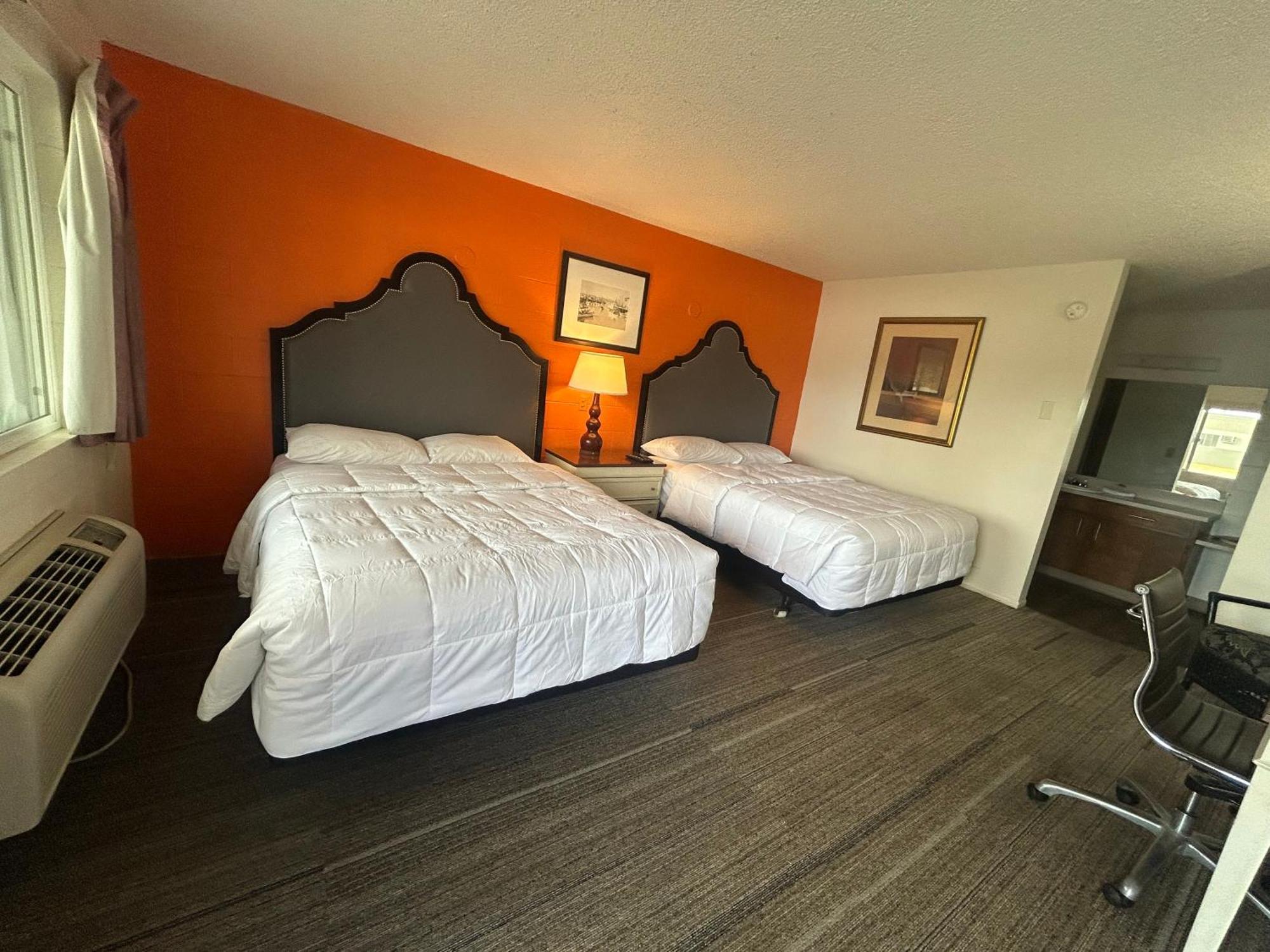 2 Queen Beds Non-Smoking