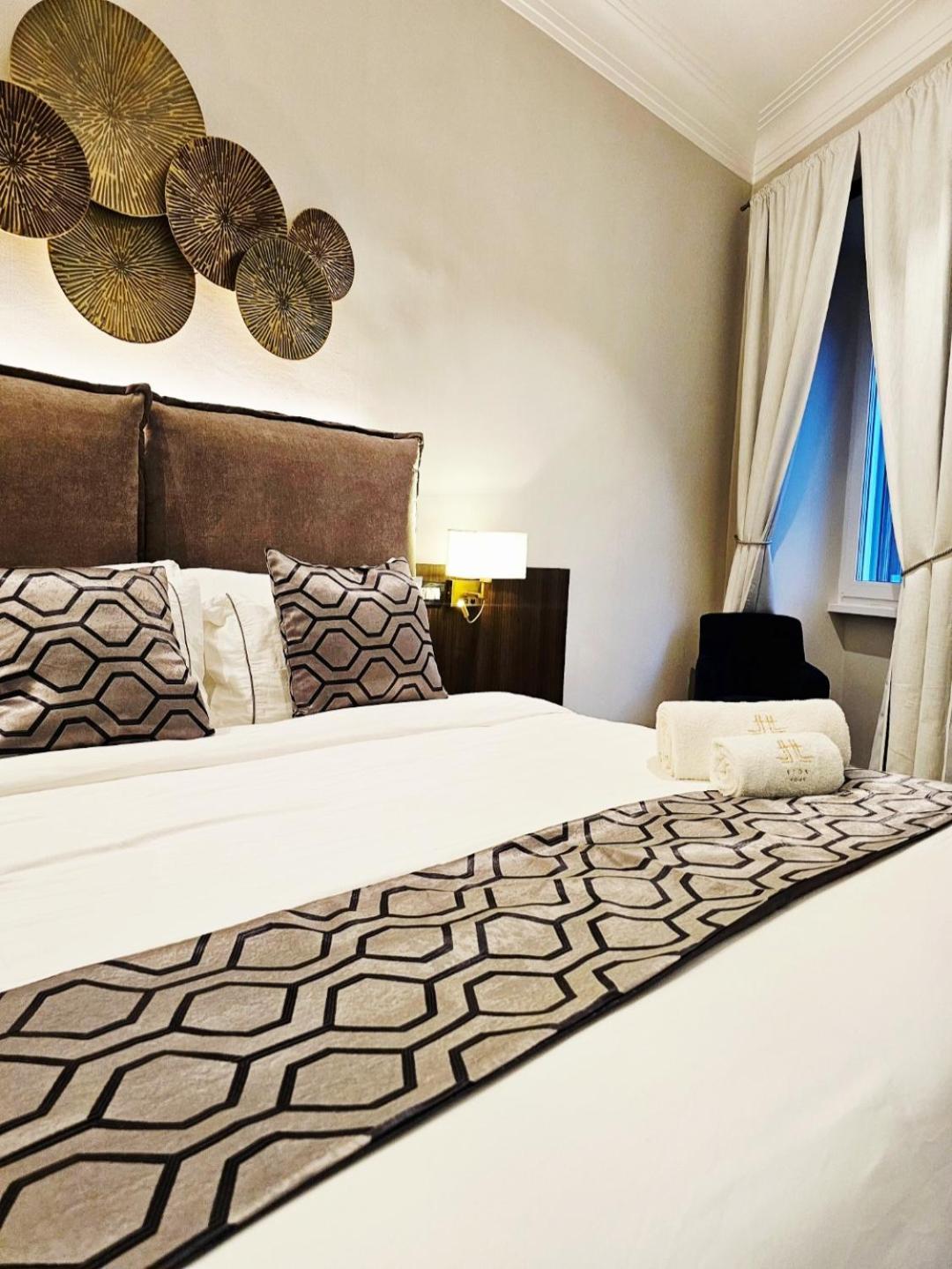 Superior King Suite