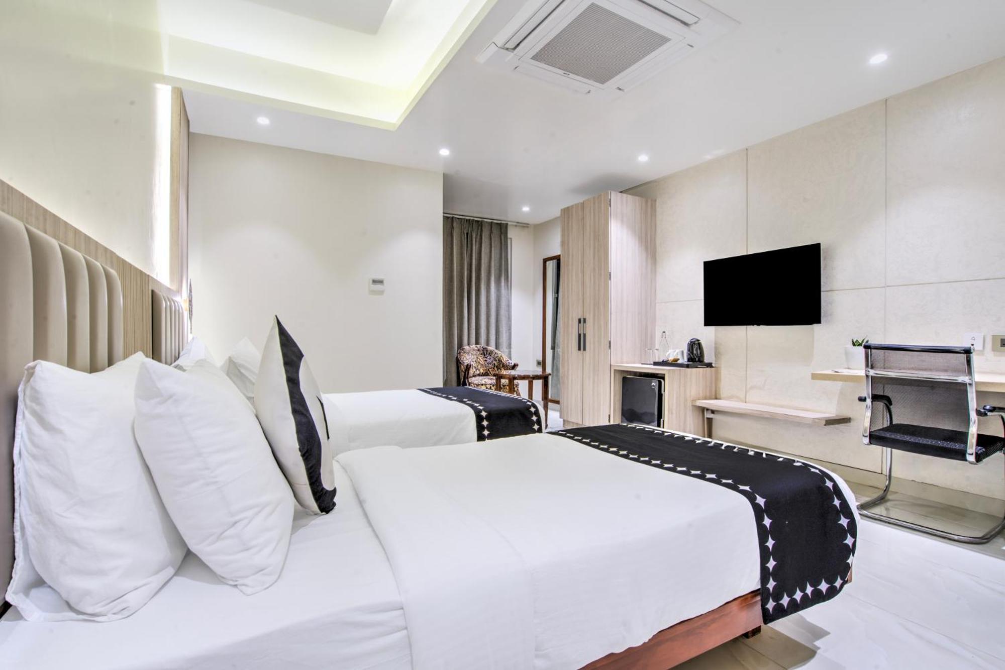 Executive Twin Room  (Welcome Drink,20% Off on F&B,15 % Discount on Laundry and Early checkin/Late Checkout (Subject to availability)