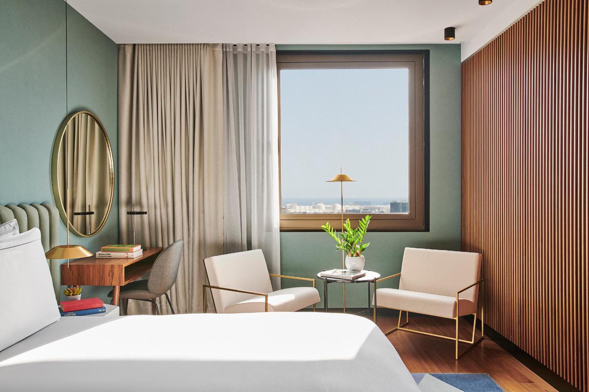 Habitación Premium con cama extragrande y acceso al club
