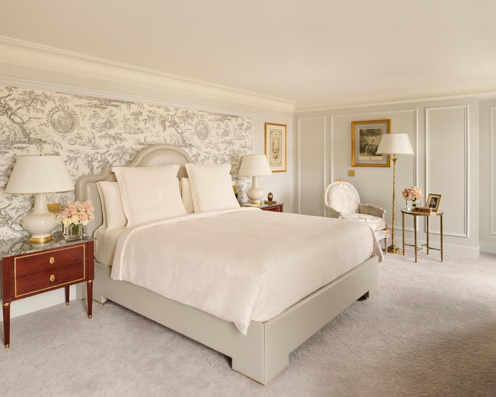Duplex Suite City View King Bed