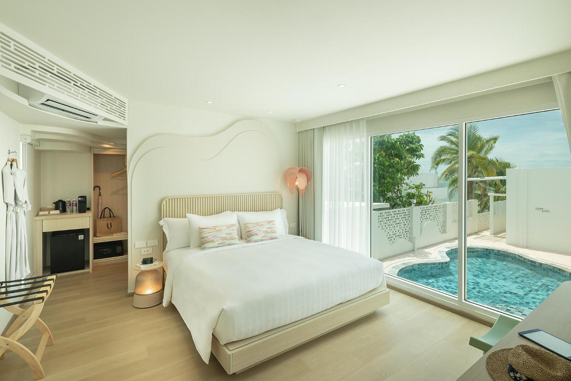Cozy Seaview Room (24 Hours Use of Room)