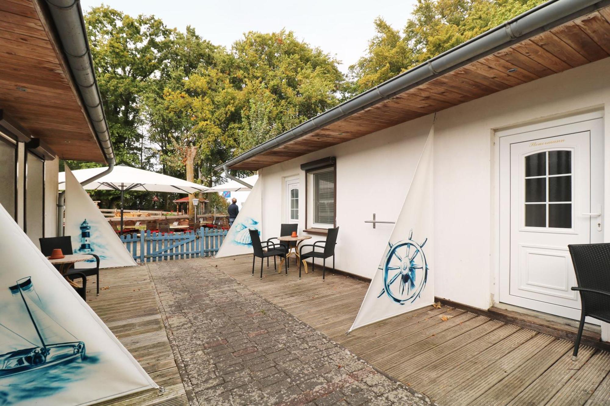 Doppel-/Zweibettzimmer mit eigener Terrasse