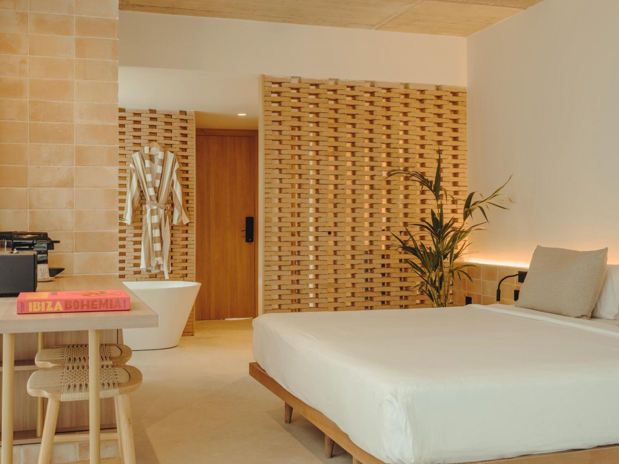 Poolside Paradise Room
