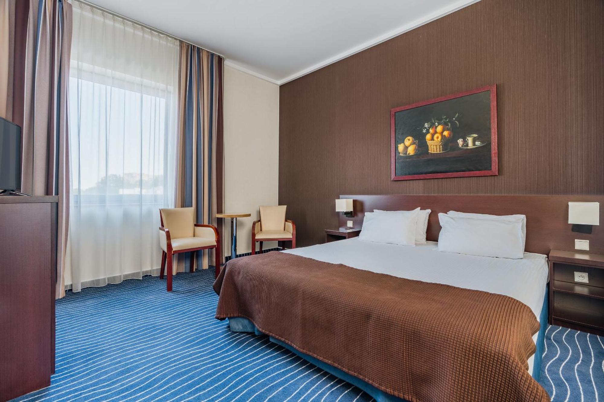 Queen Superior Suite