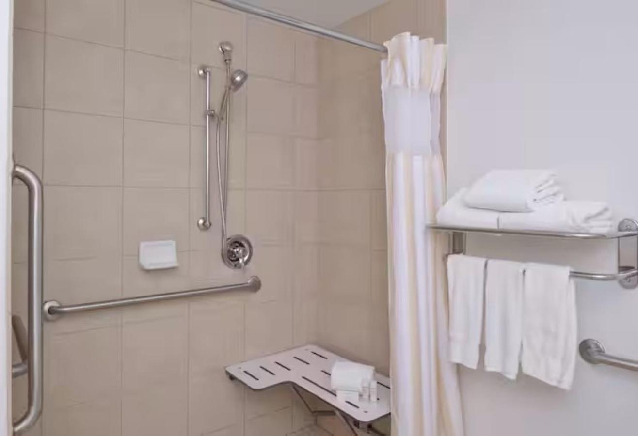 King Room Roll Shower Mobility Access