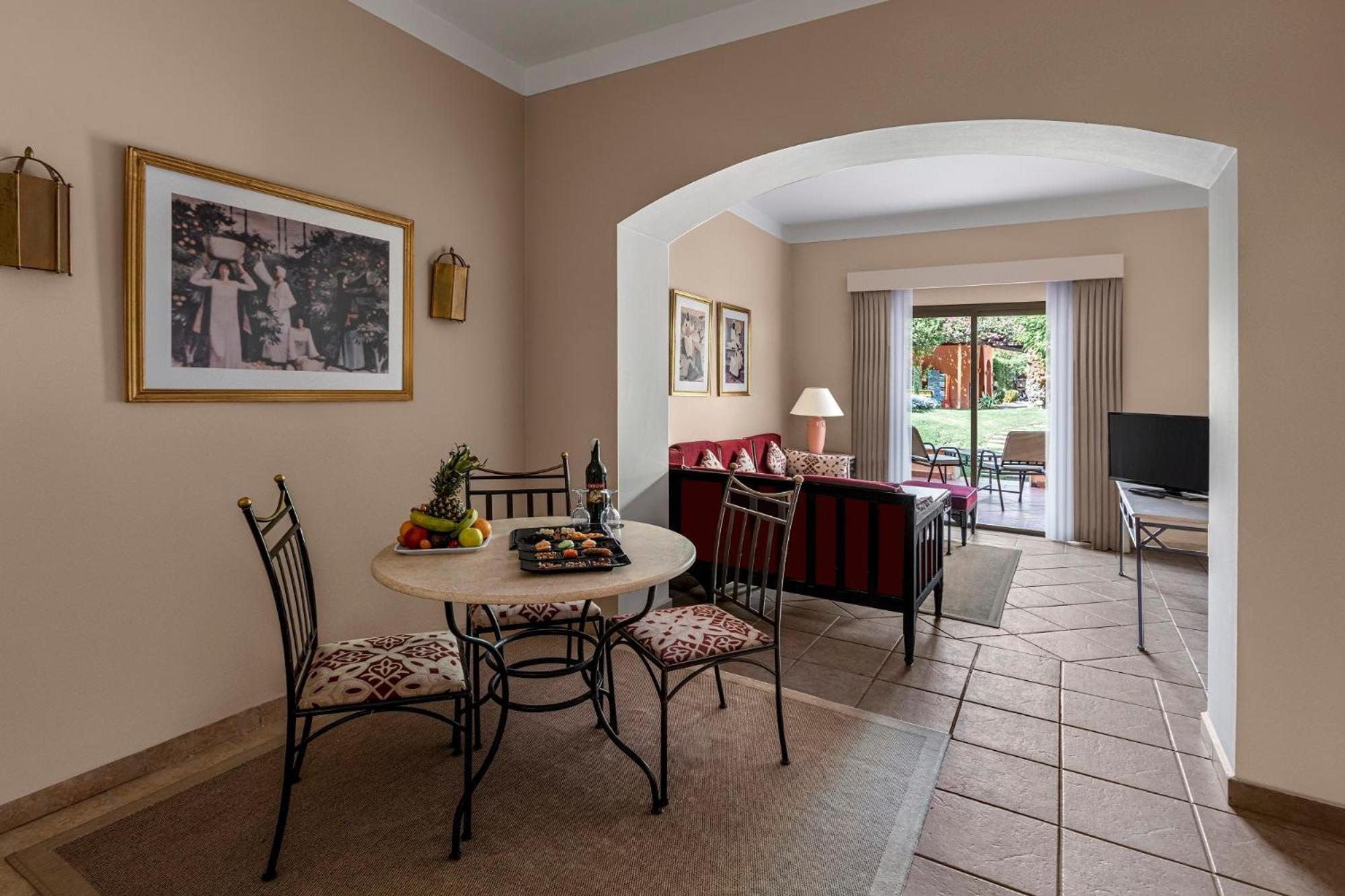 Two-Bedroom Apartment Queen or Twin beds Garden View,1694539237:JPEG