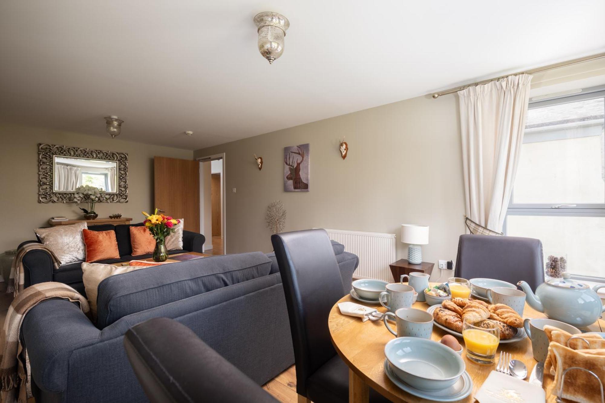 First Floor Apartment - Abbey Church 10