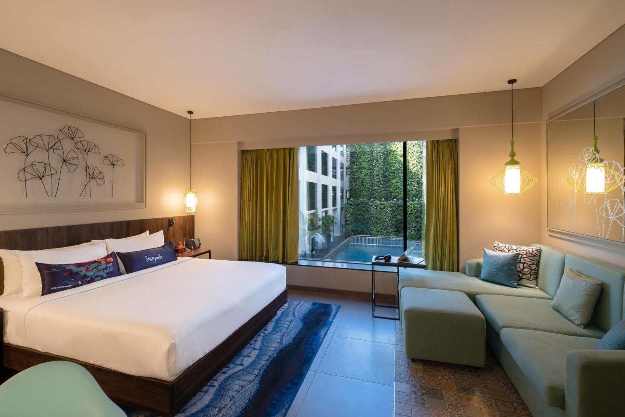 King Room with Pool View (15% discount on F&B and Spa)