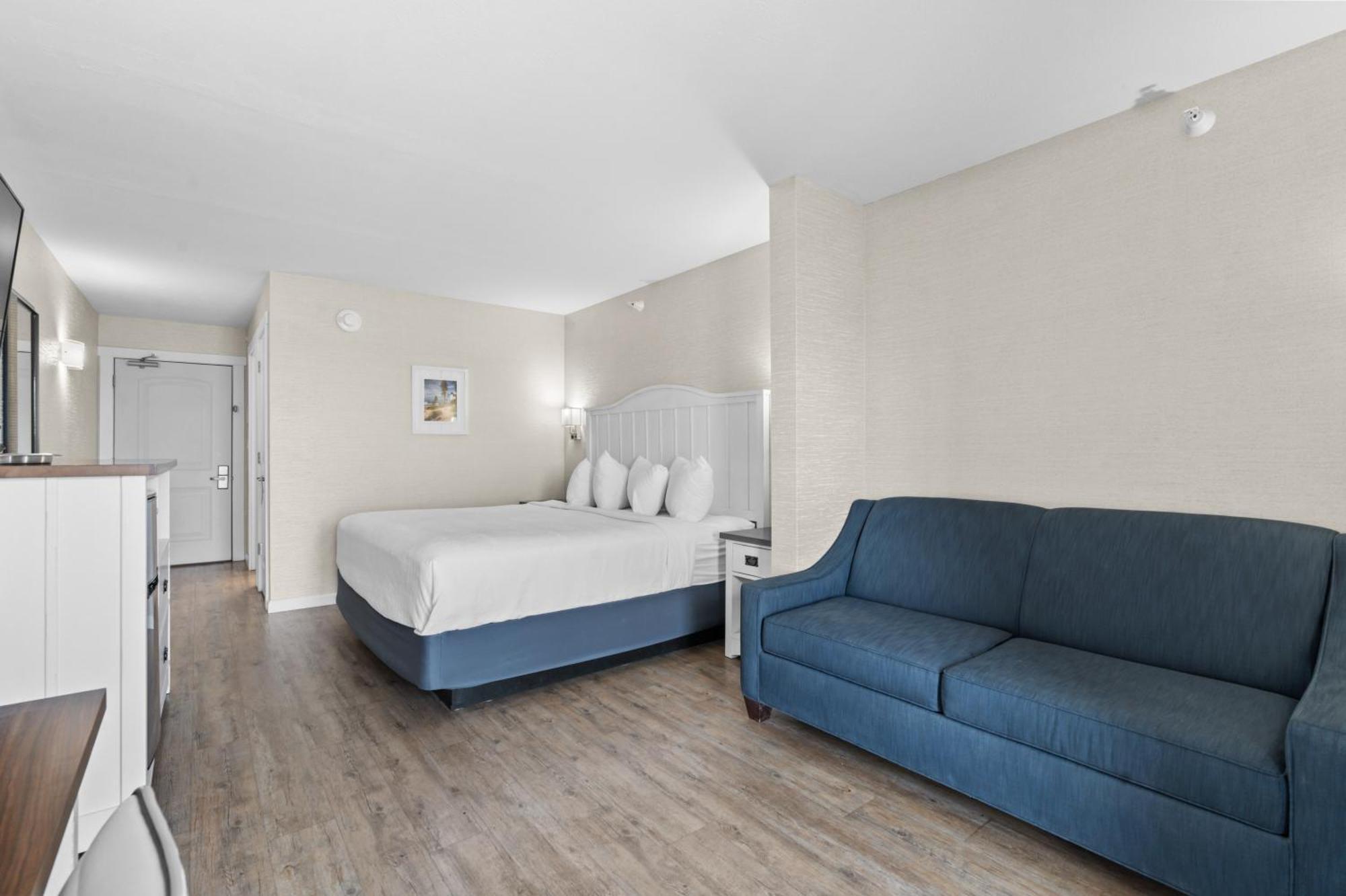 Beach View Walkout King with Sleeper Sofa