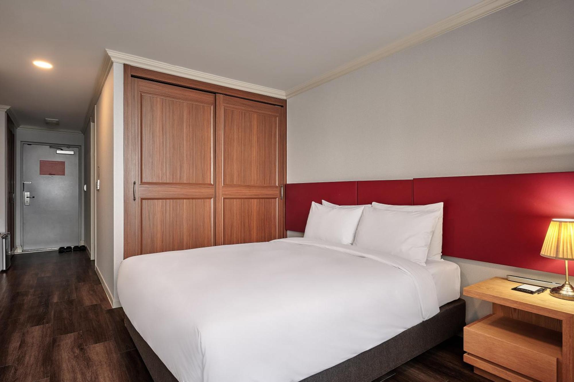 [ECO PKG] Superior Double Room Housekeeping One time per Two times per Week over