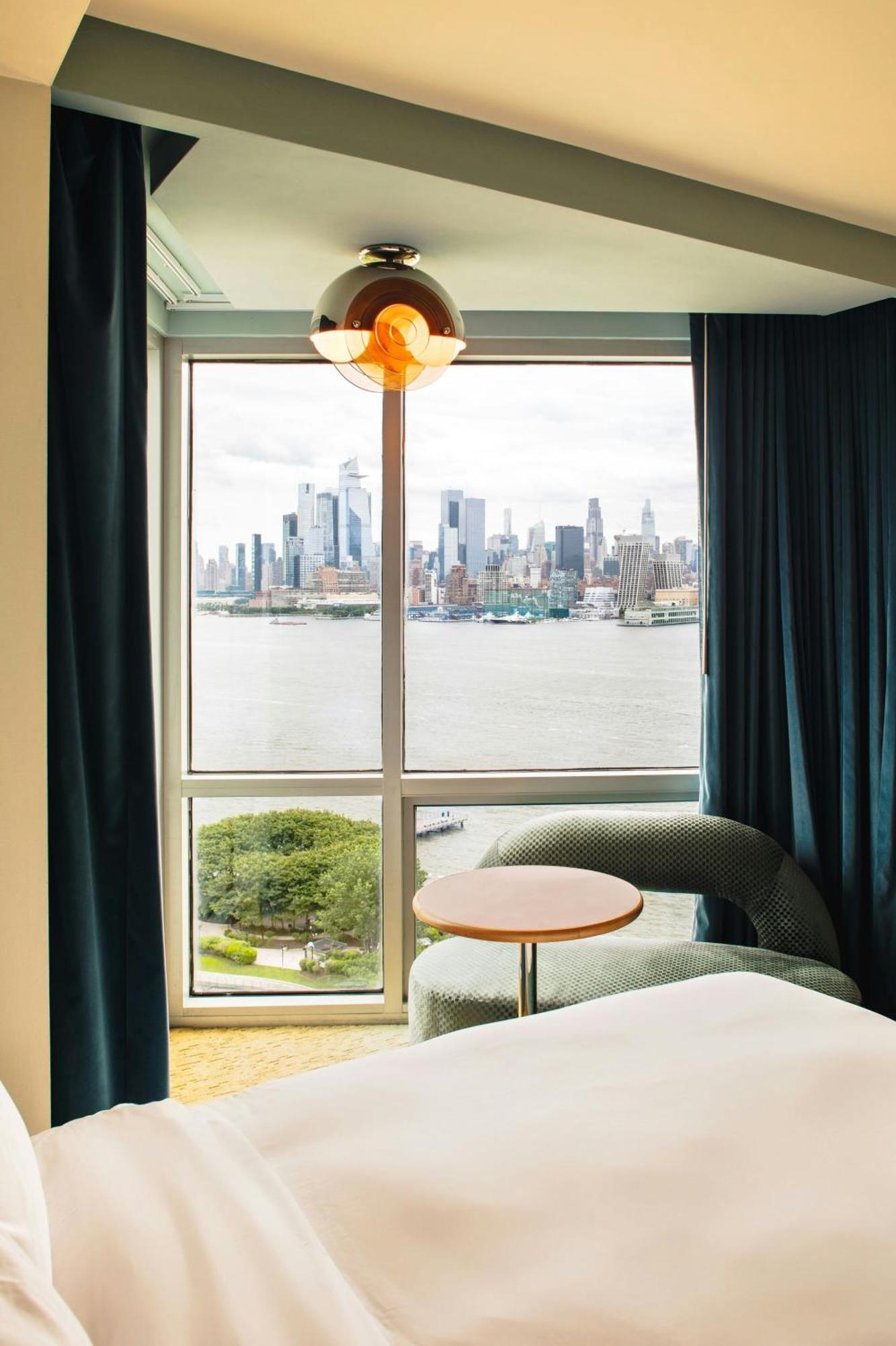 Chambre Lit Queen-Size - Vue sur Hudson