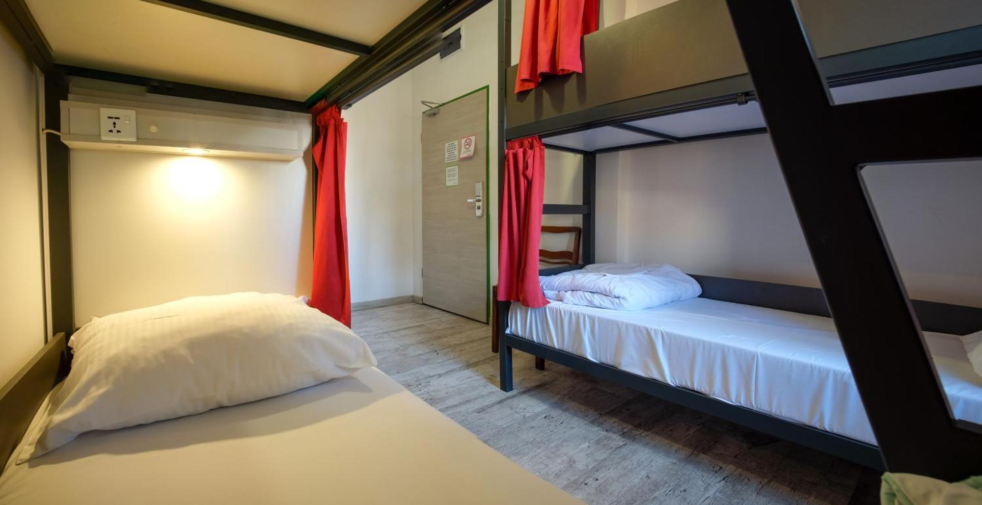 Chambre Quadruple avec Salle de Bains Commune