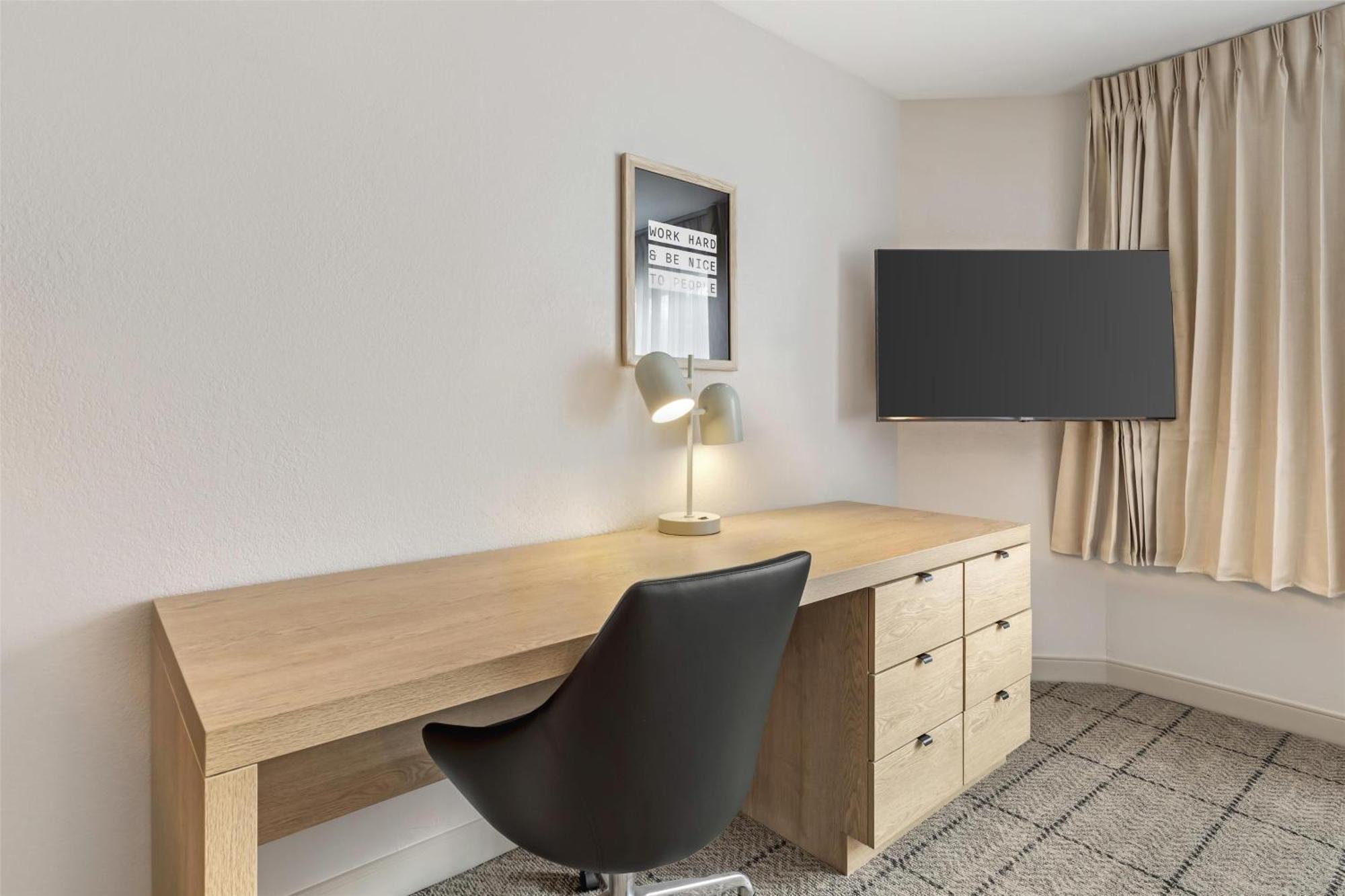 Studio Queen Suite