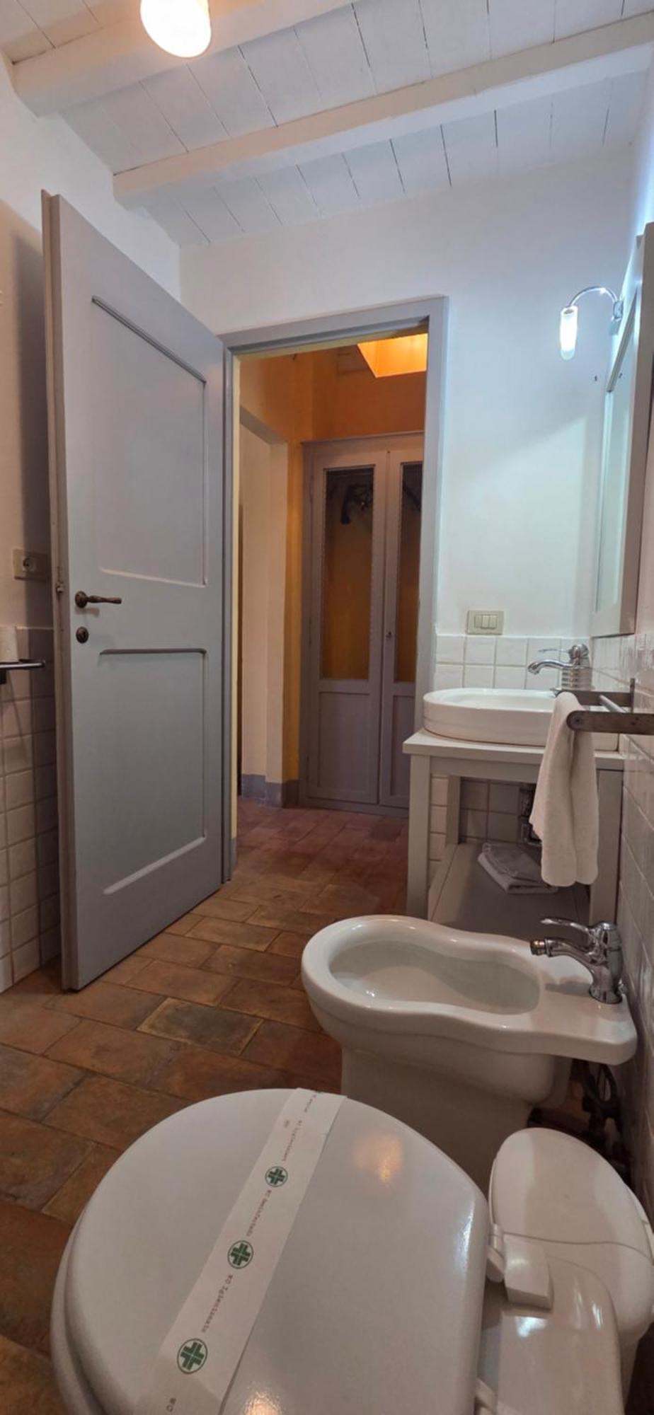 Studio Apartment with One Double Bed