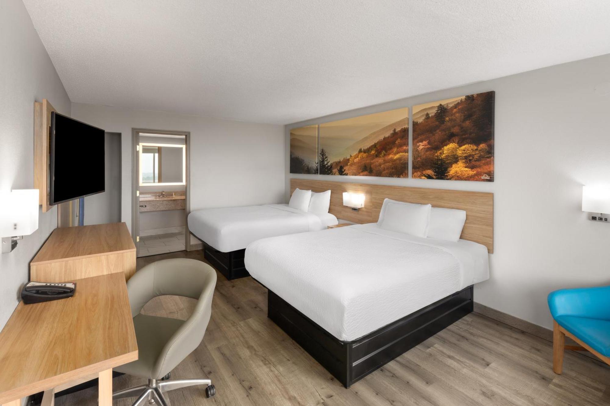Queen Room with Two Queen Beds - Non-Smoking