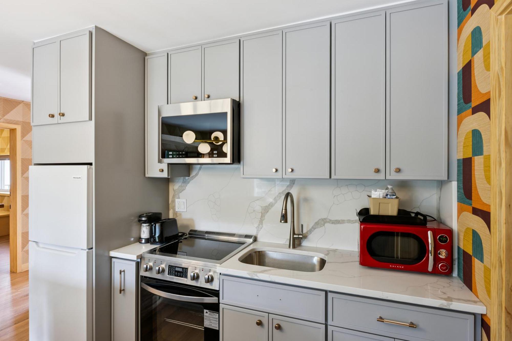 Deluxe King Suite