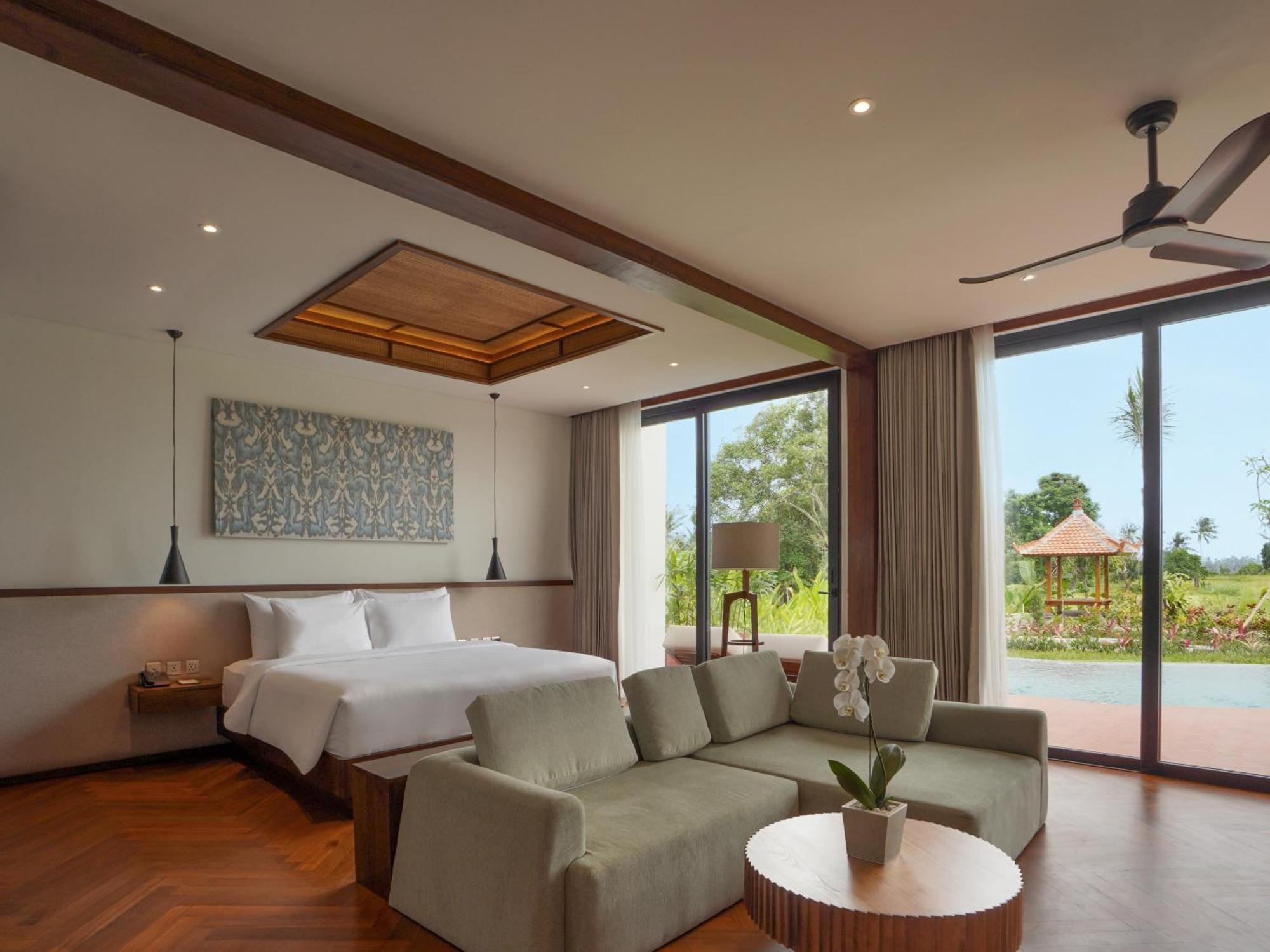One-Bedroom Lagoon Pool Villa Daily 2 Bottle Beer