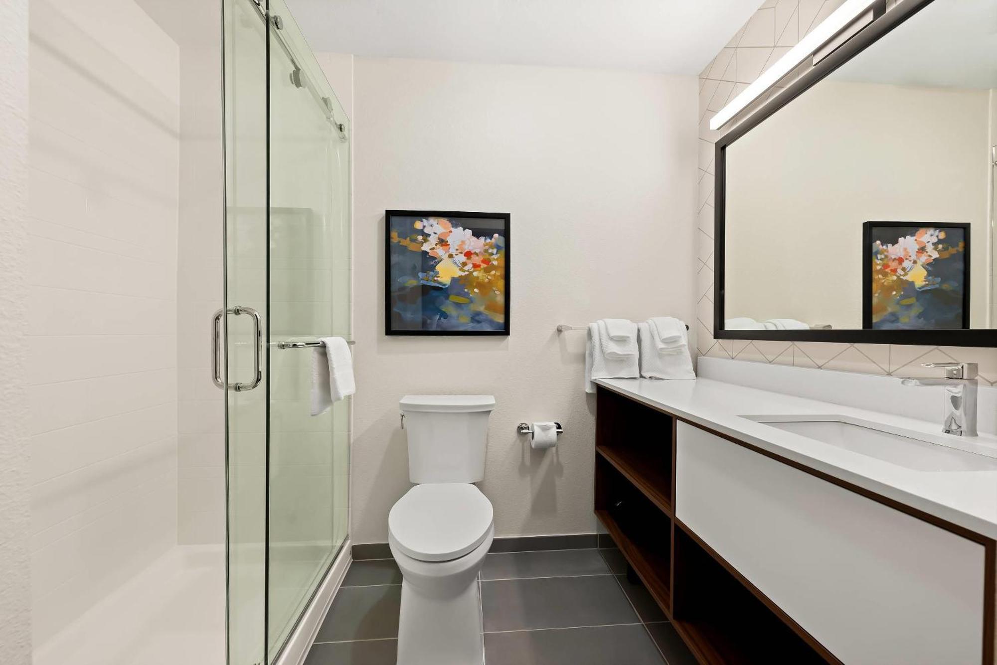 King Suite with Sofa - Non Smoking